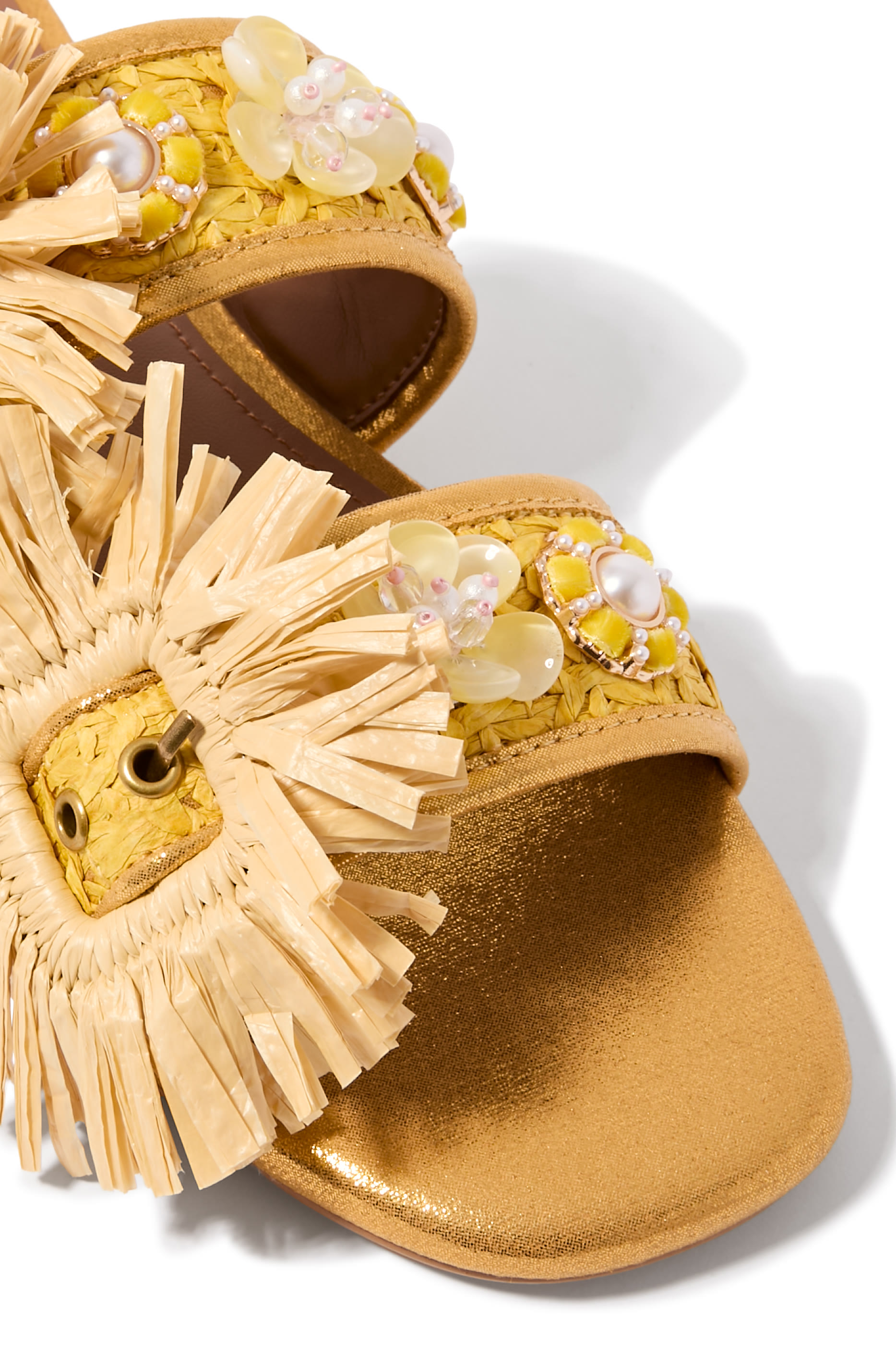 صندل بنعل مسطح بإبزيم رافيا