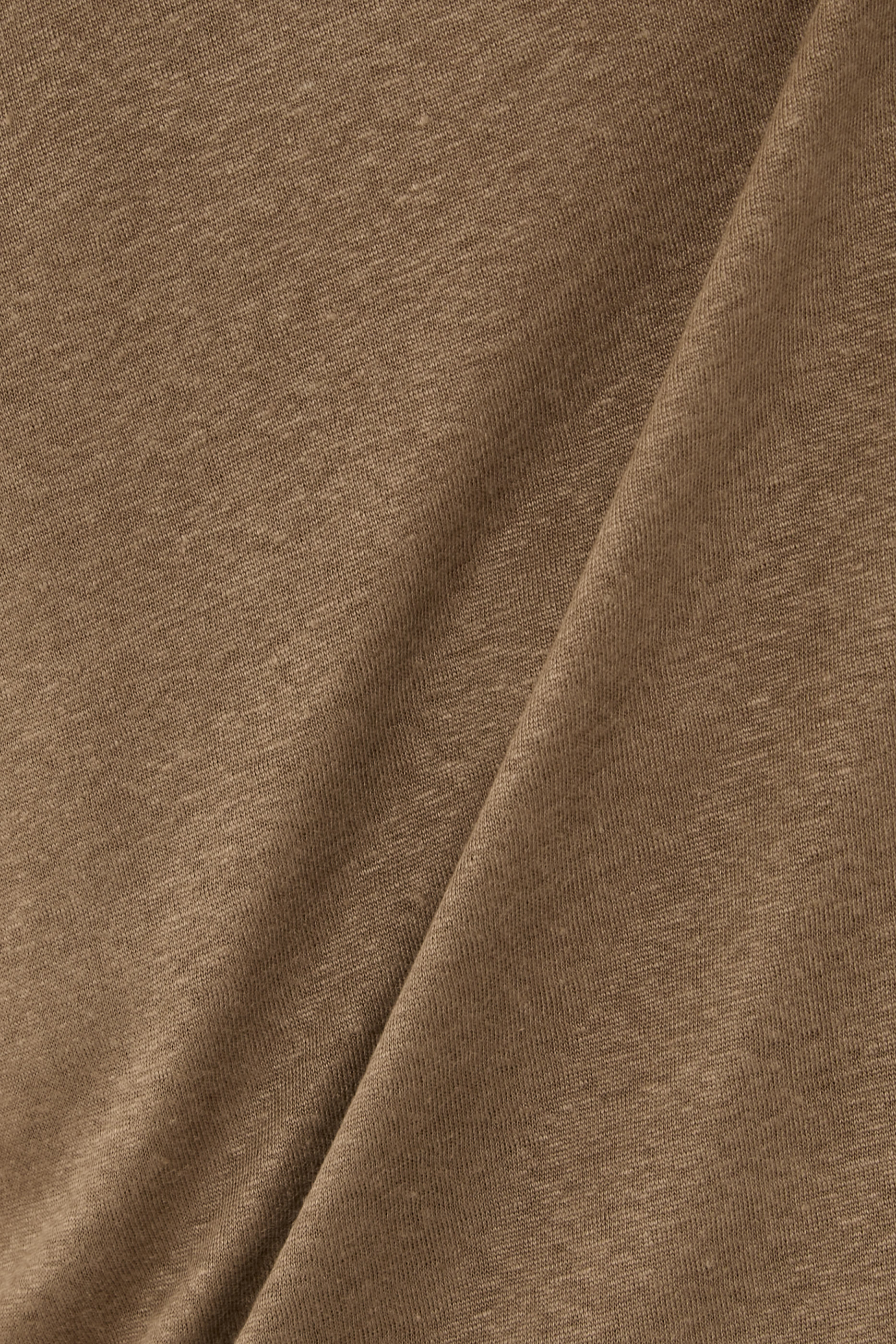 تيشيرت بأكمام قصيرة كتان