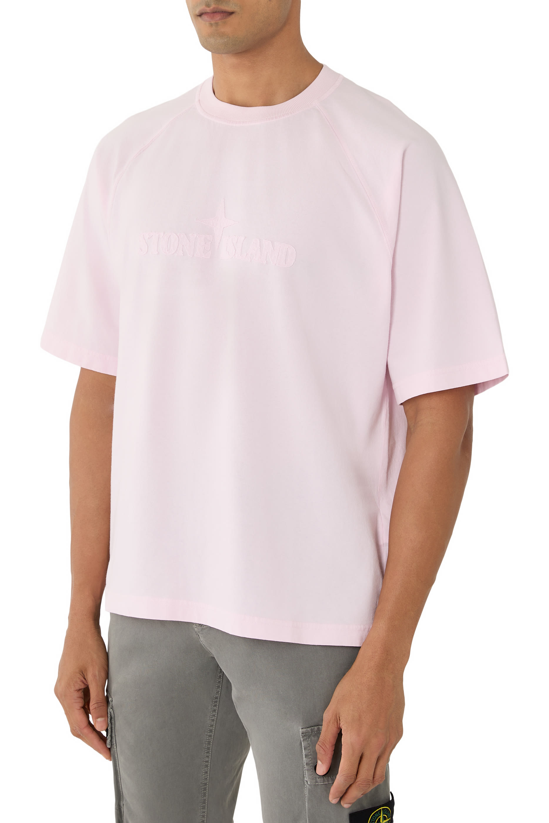 تيشيرت بقصة فضفاضة بأكمام قصيرة