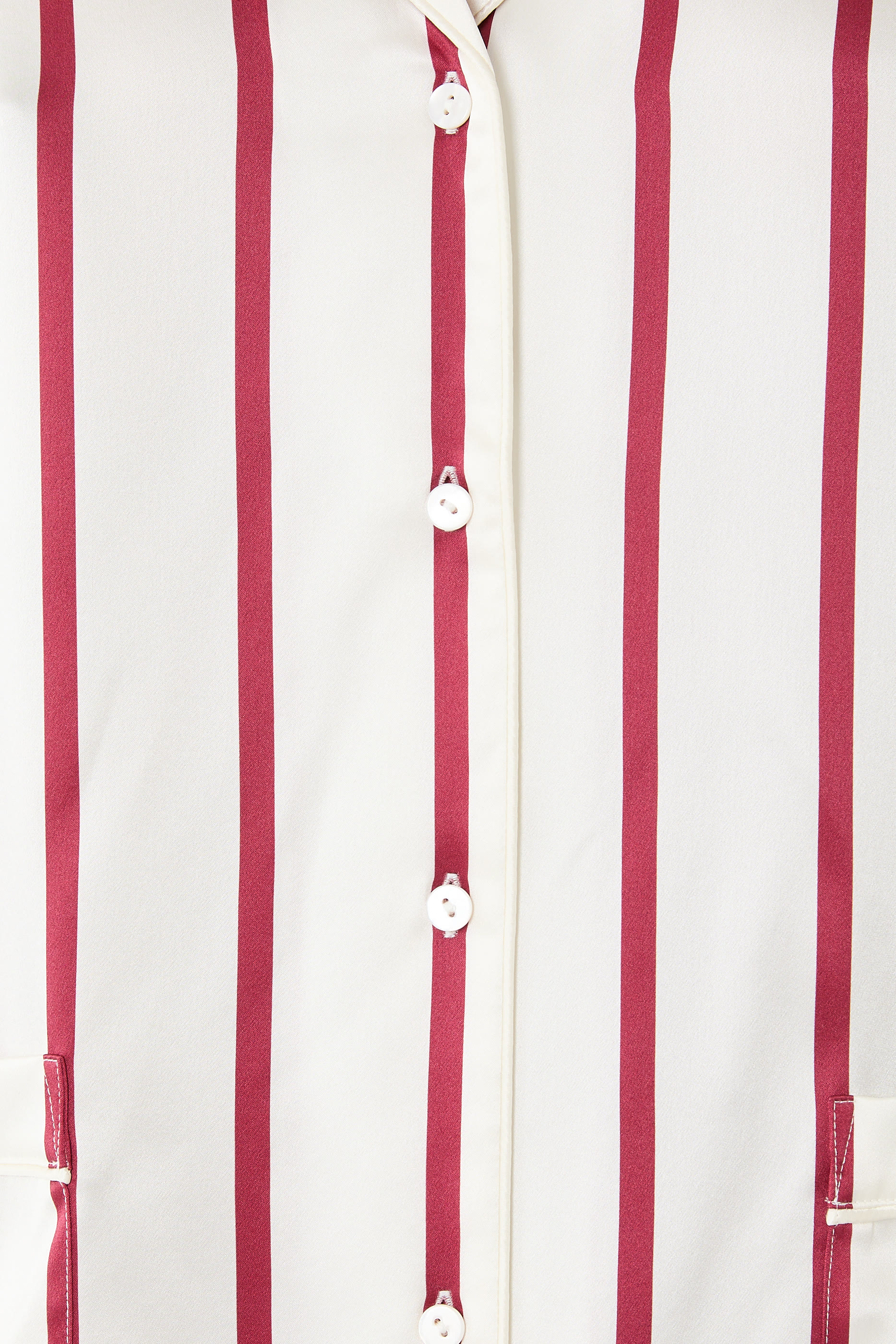 طقم بيجامة كلاسيكي مخطط حرير