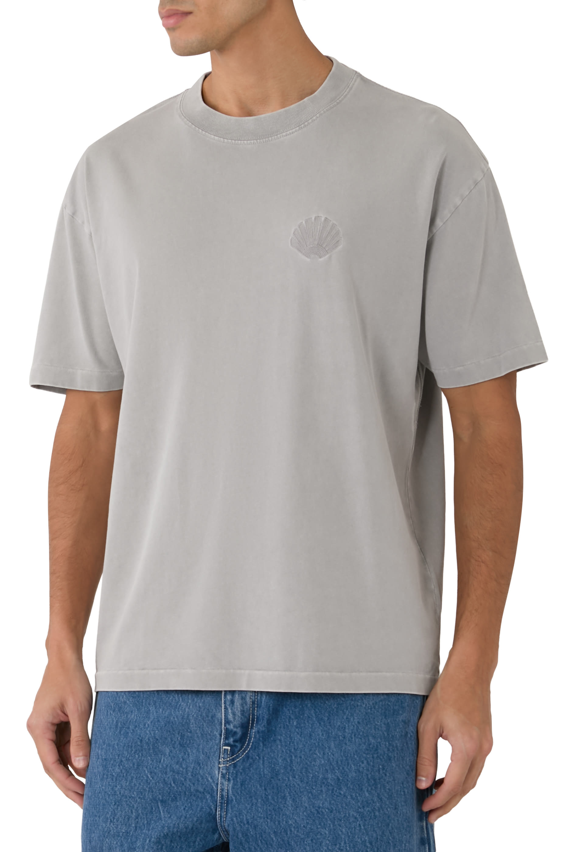 تيشيرت بشعار الماركة