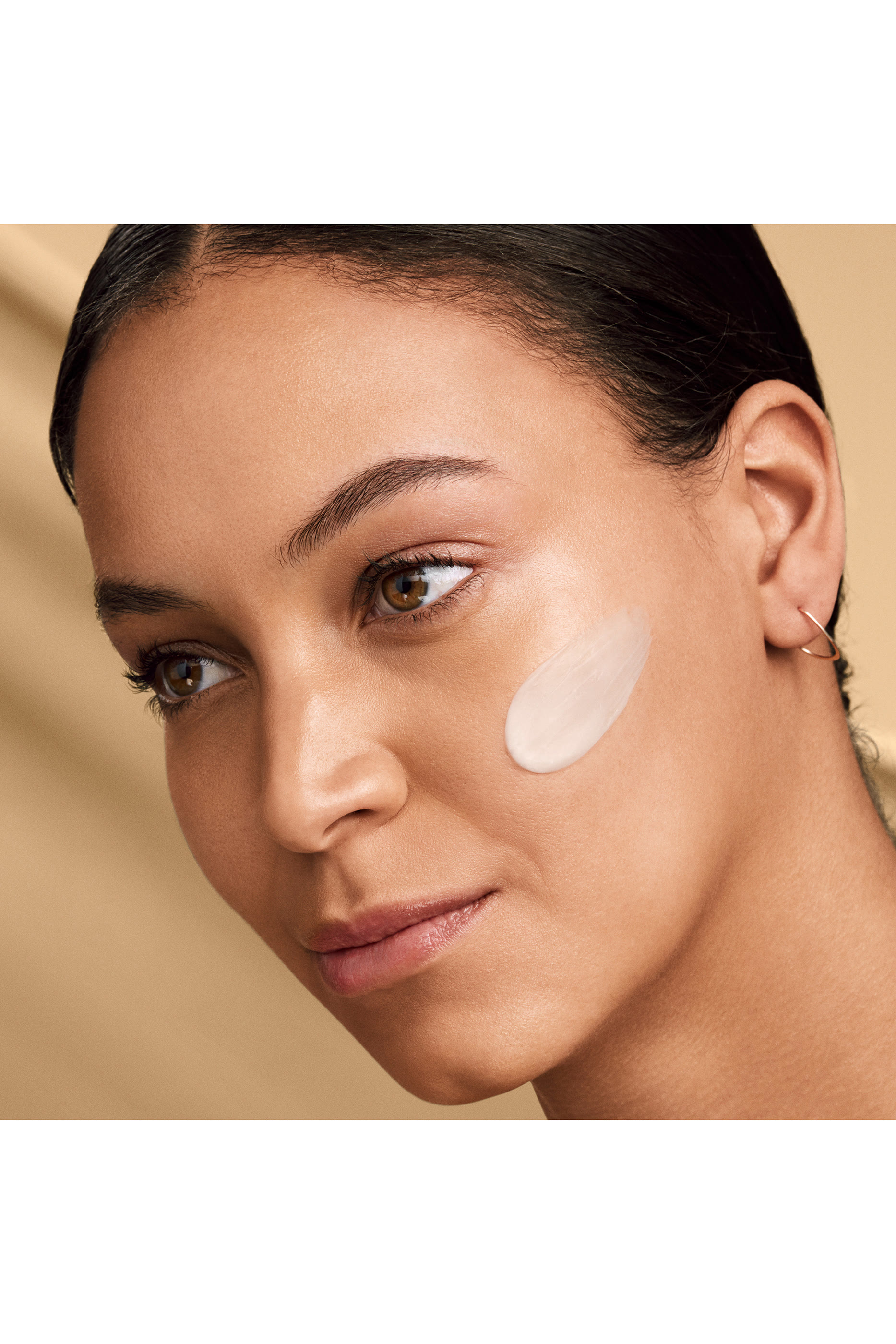 كريم ريفايتالايزينغ سوبريم+ لتعزيز شباب البشرة