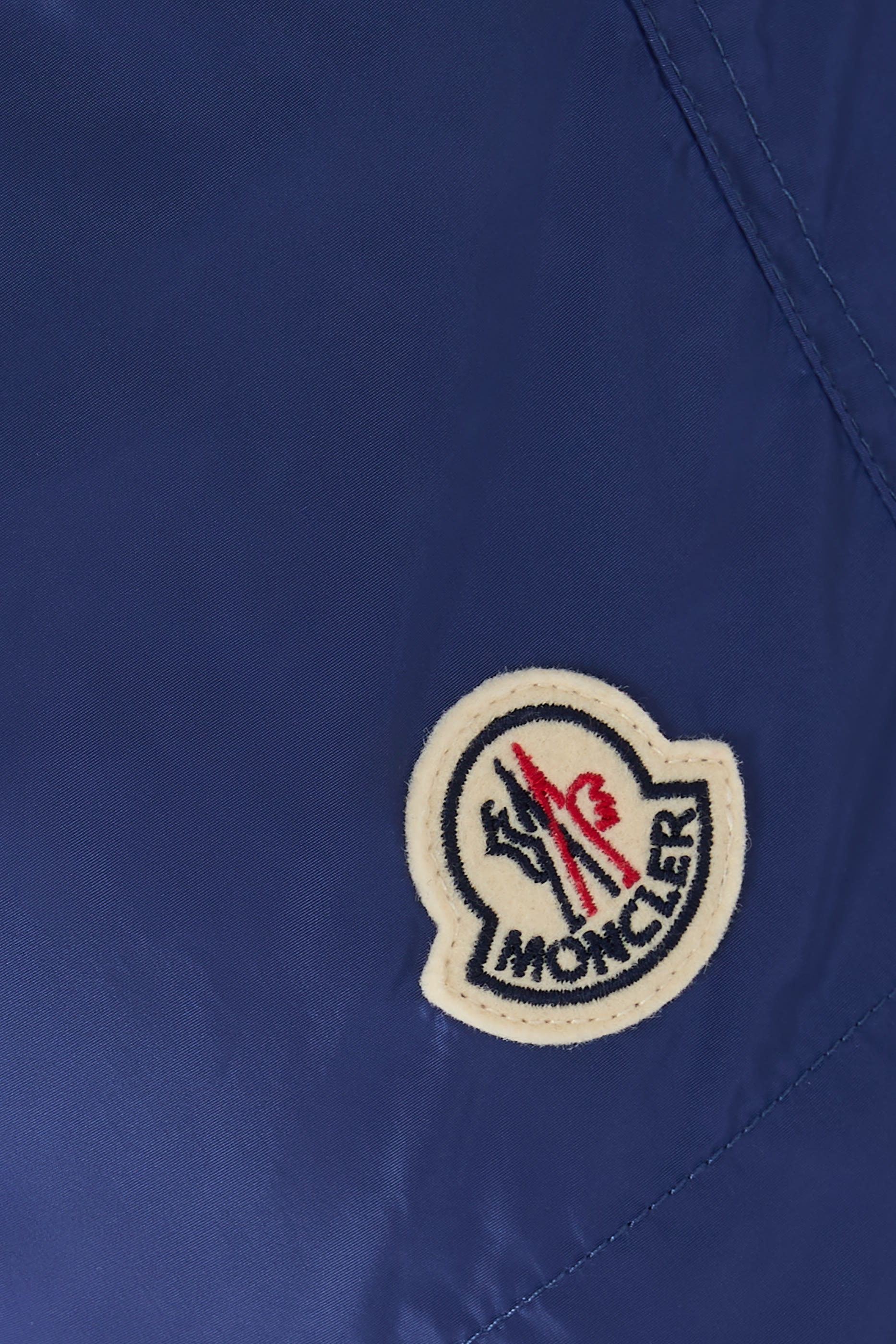 شورت سباحة برقعة شعار الماركة