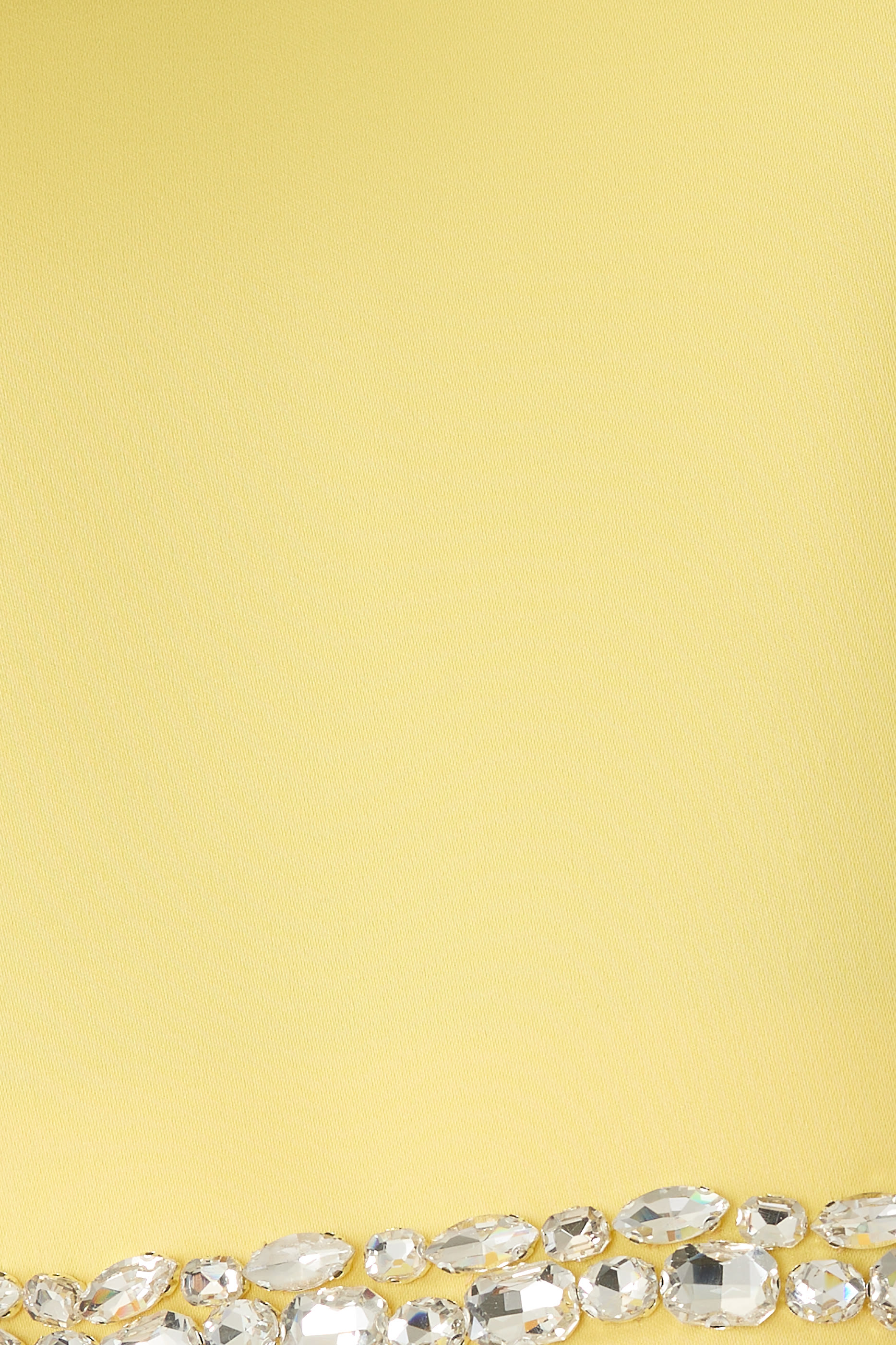 بلوزة لوسيا مطرزة