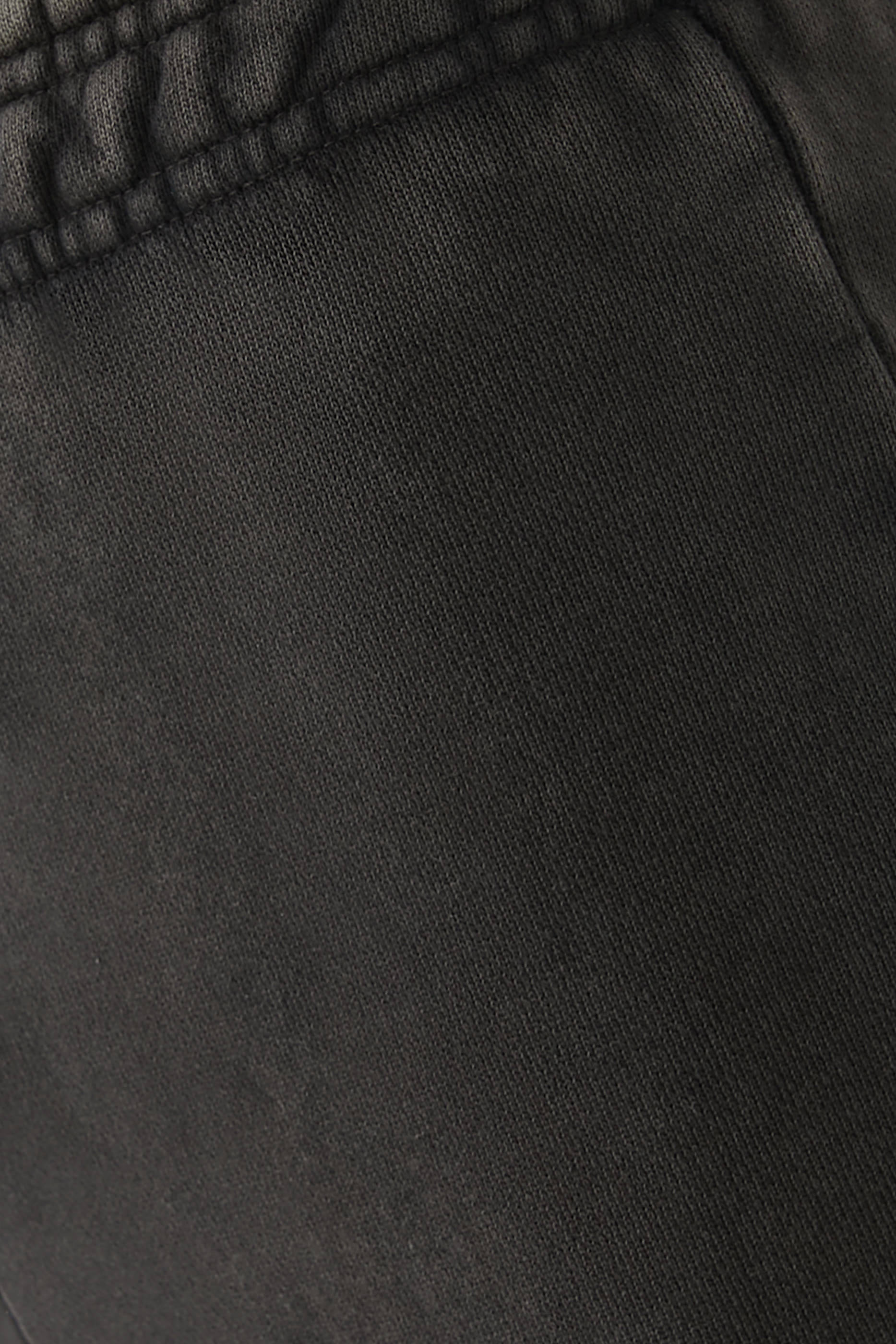 بنطال بقصة واسعة  قماش ثقيل