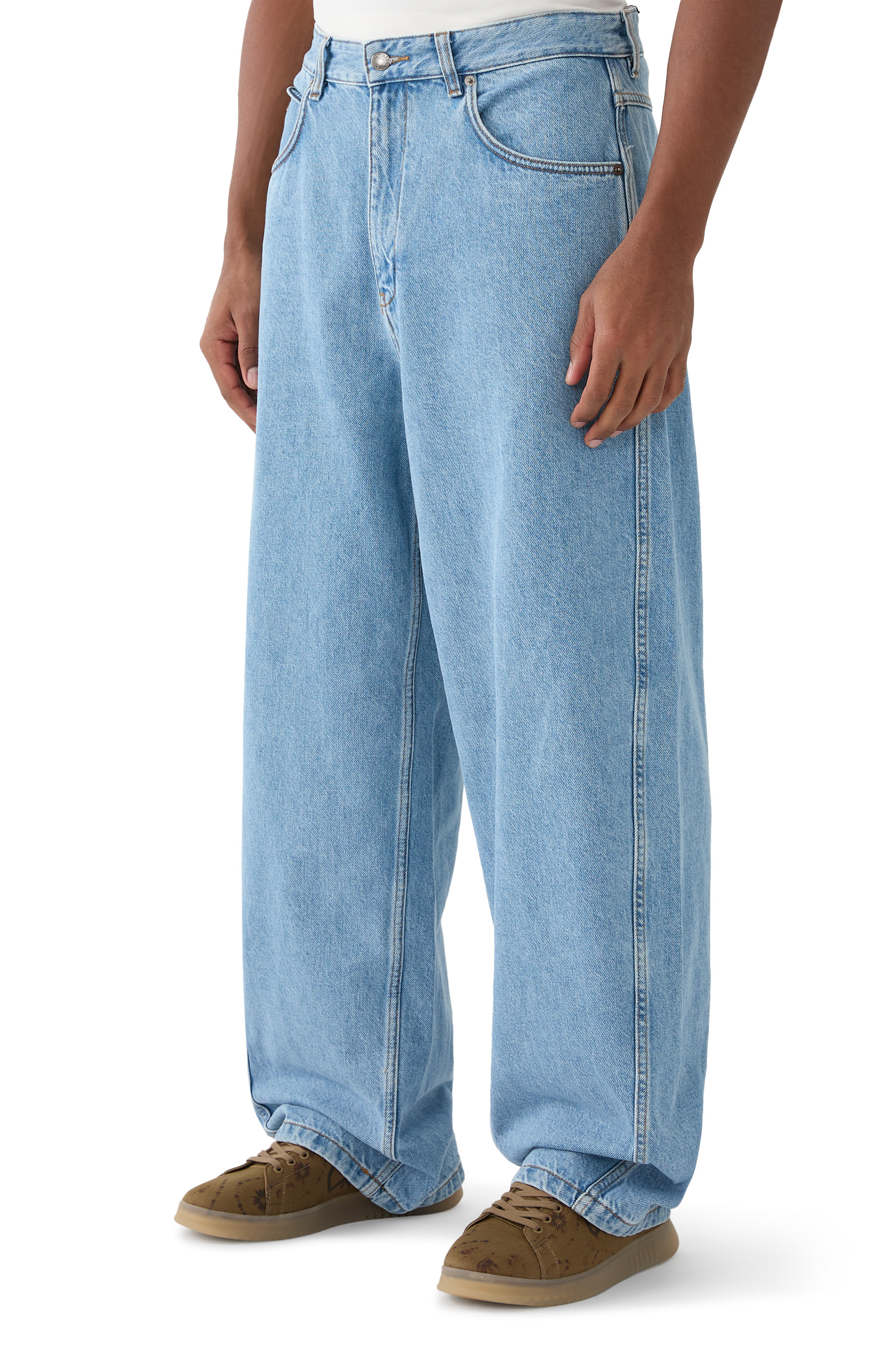 بنطال جينز بقصة واسعة دنيم