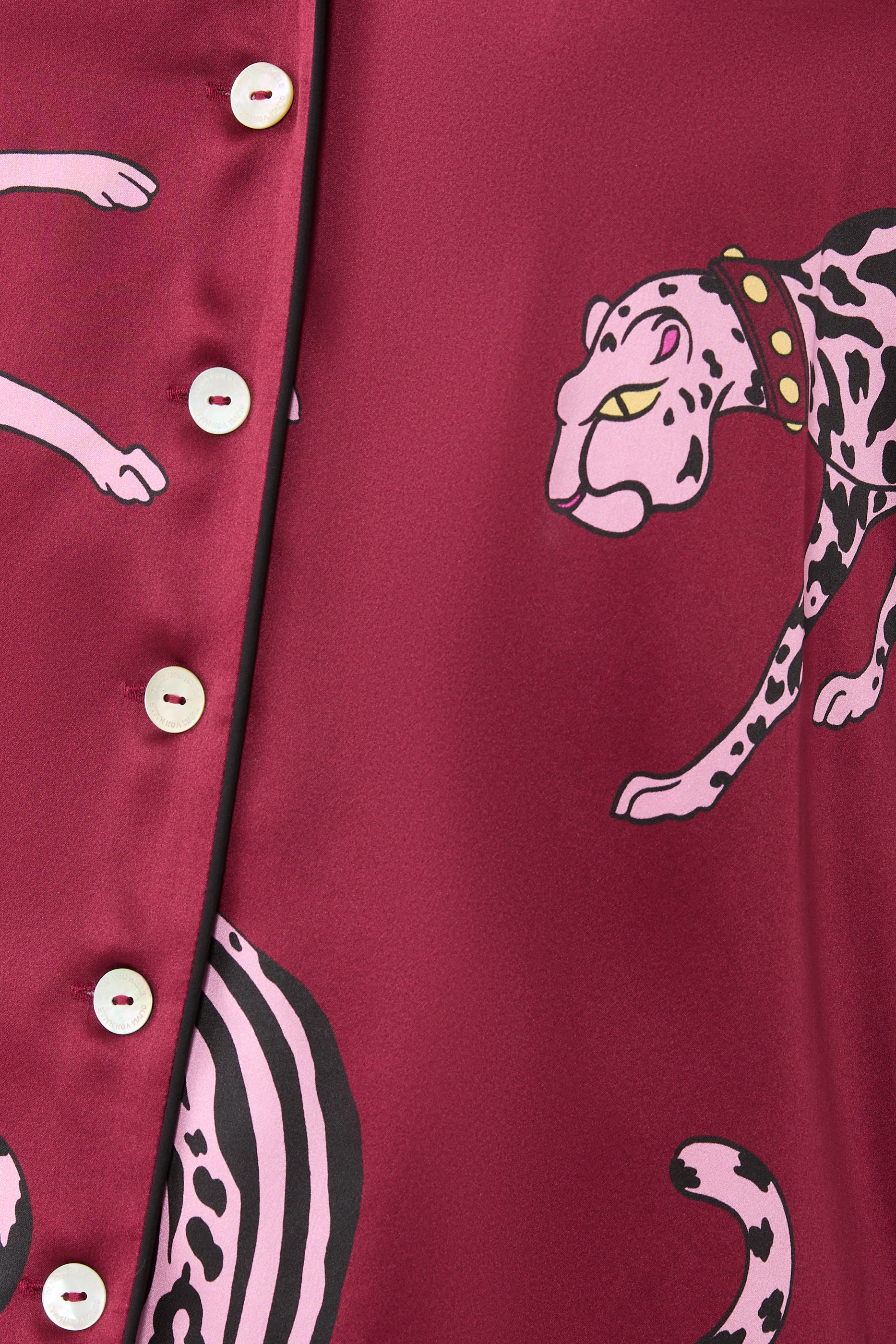 طقم بيجاما ألبا شيري بنقشة جلد النمر