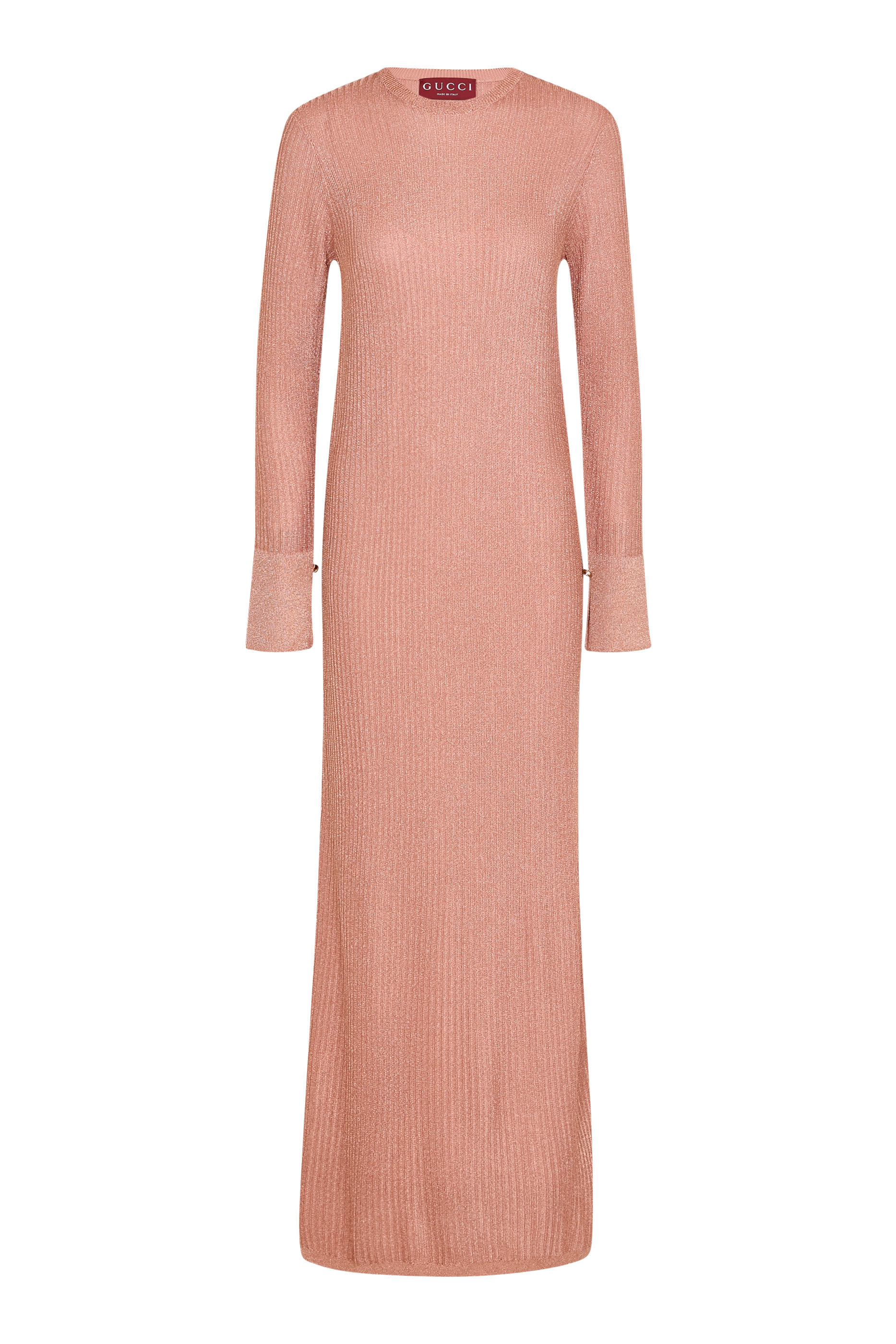 فستان بياقة ضيقة وأكمام طويلة