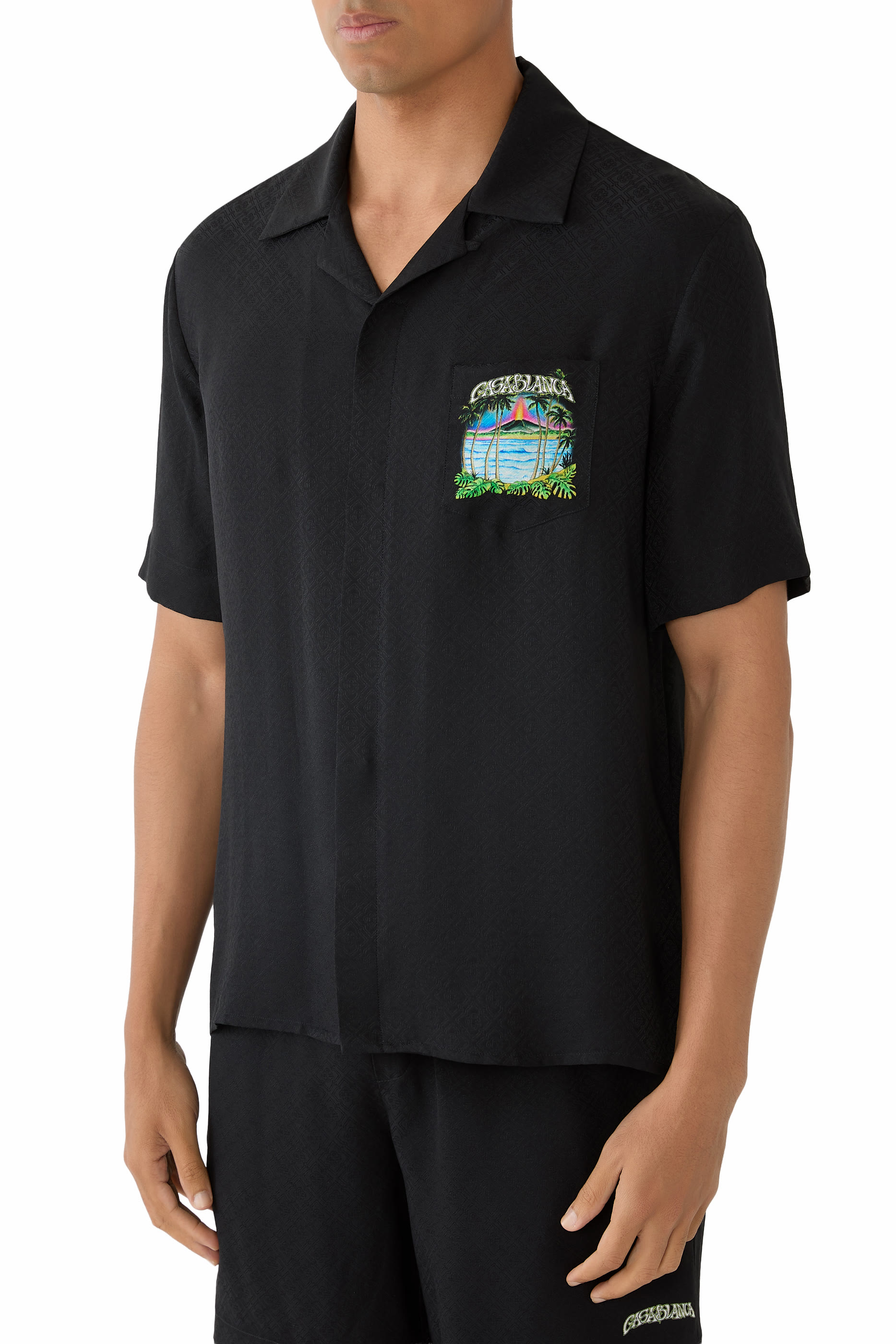 قميص بنقشة بركان غرافيكية