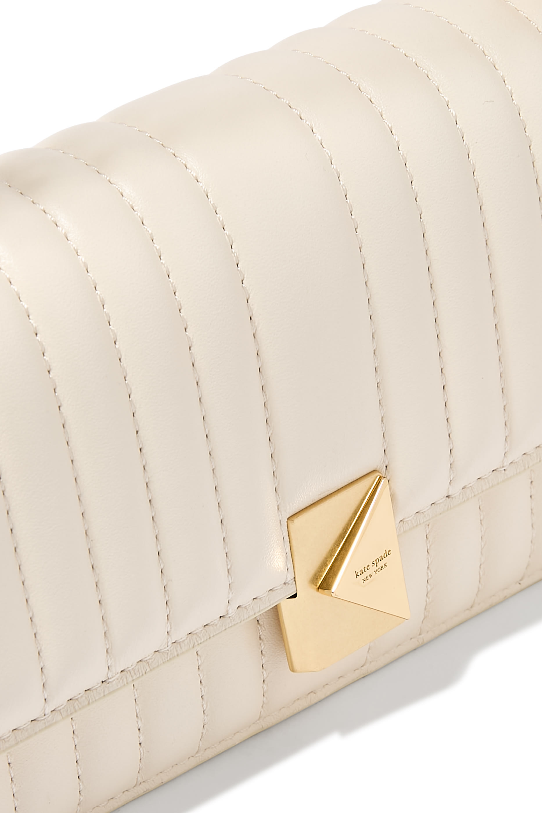 حقيبة كروس بودي ديكو صغيرة بغطاء قلاب وسلسلة جلد مبطن