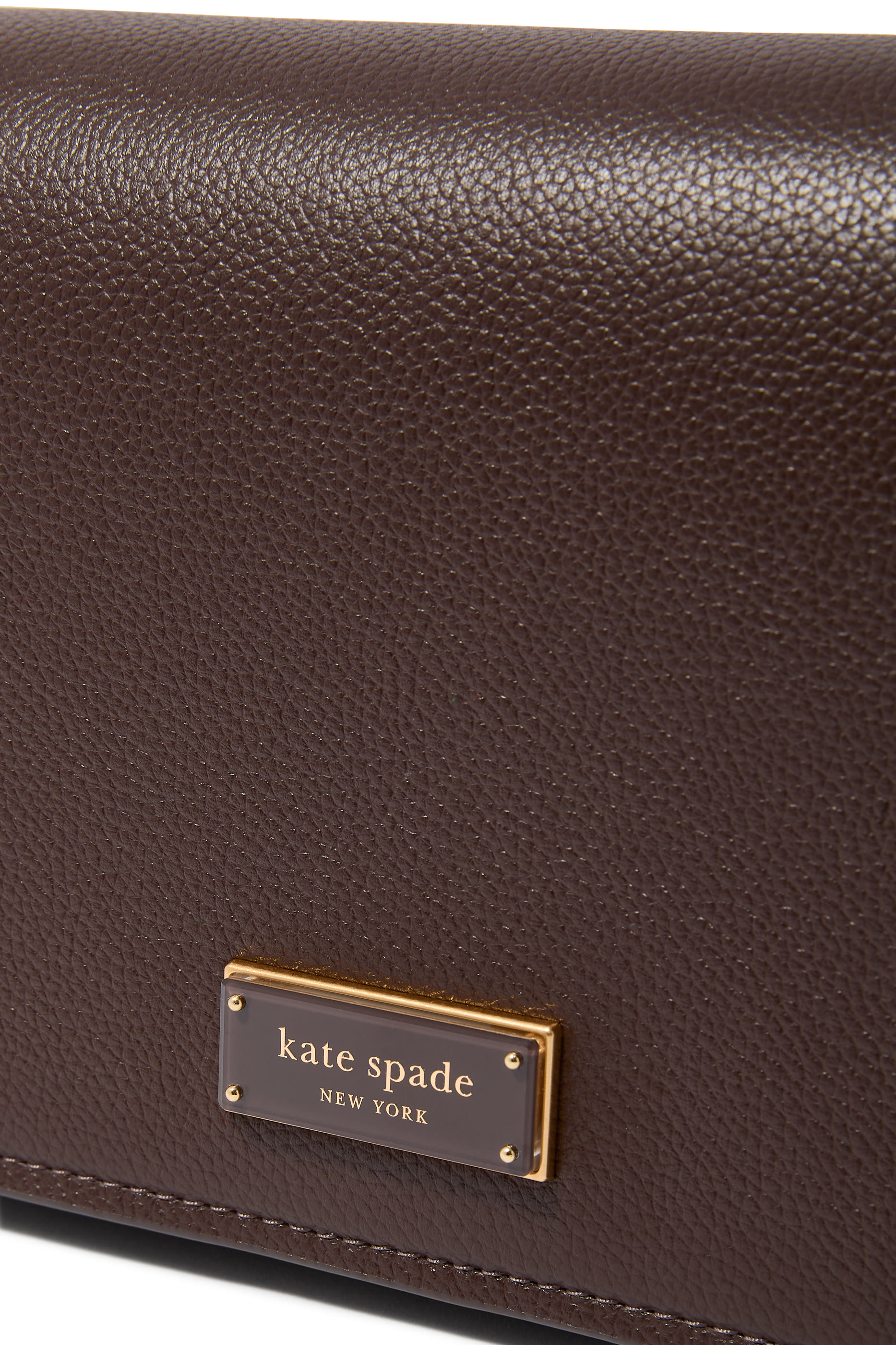 حقيبة ليف كروس بودي بغطاء قلاب