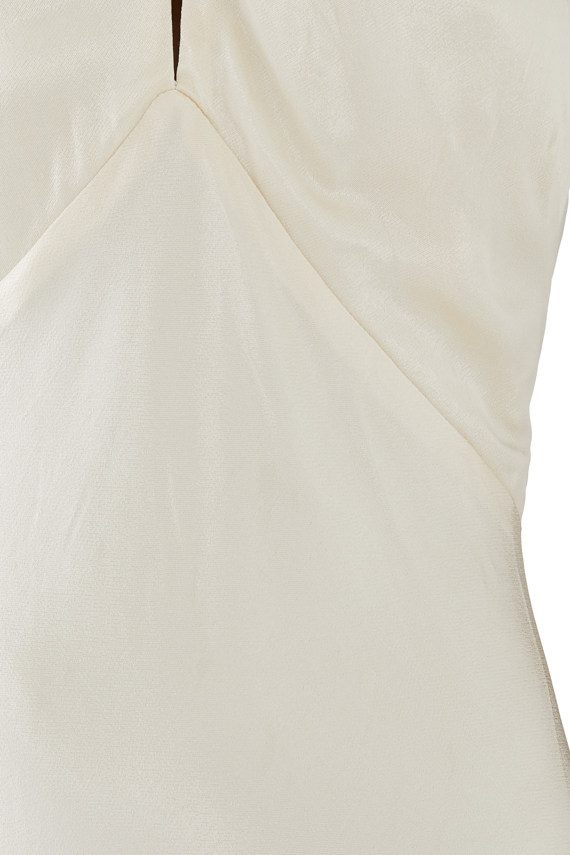 فستان لا لون طويل بتصميم ملفوف وياقة عالية