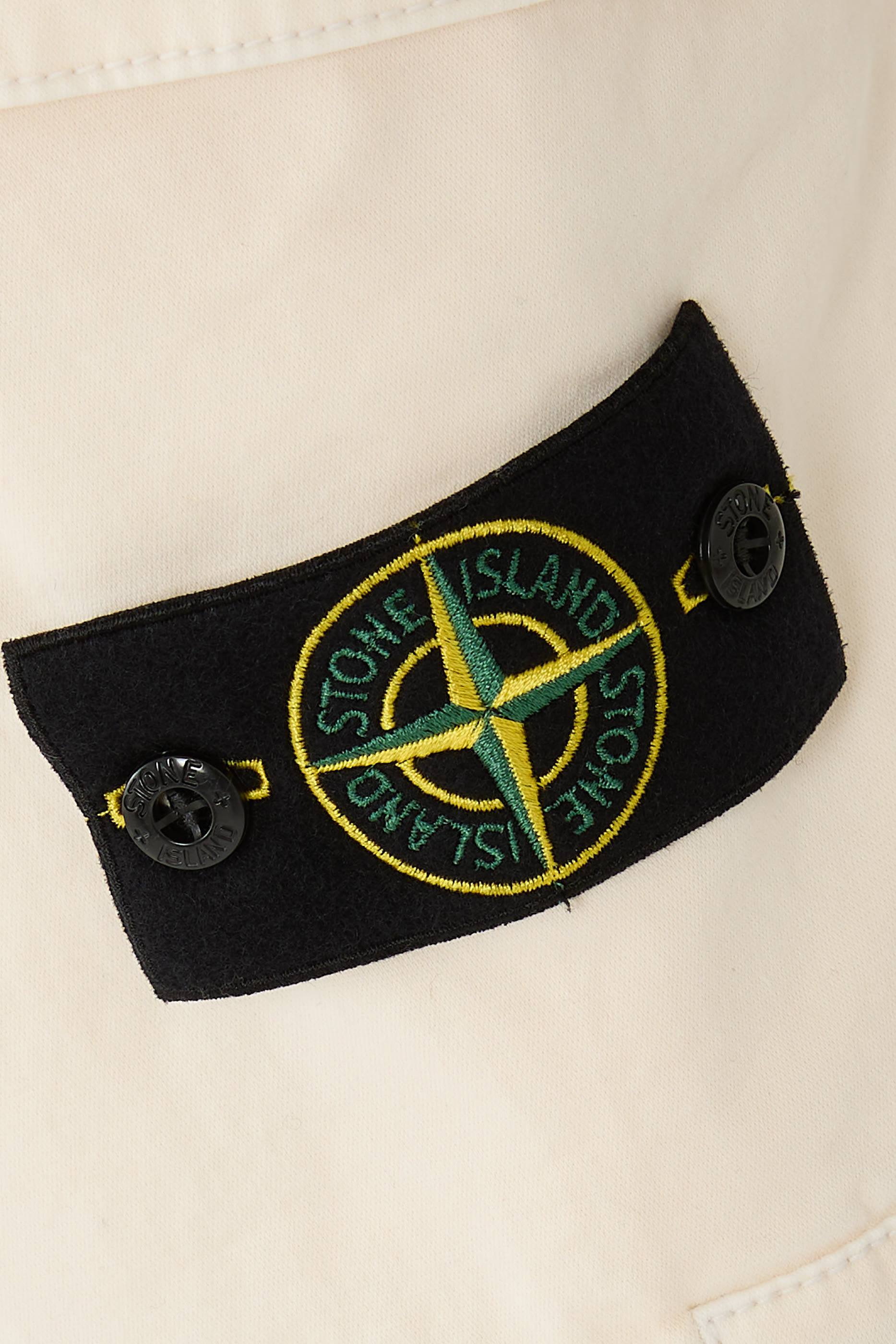 شورت برمودا كارجو برقعة شعار الماركة