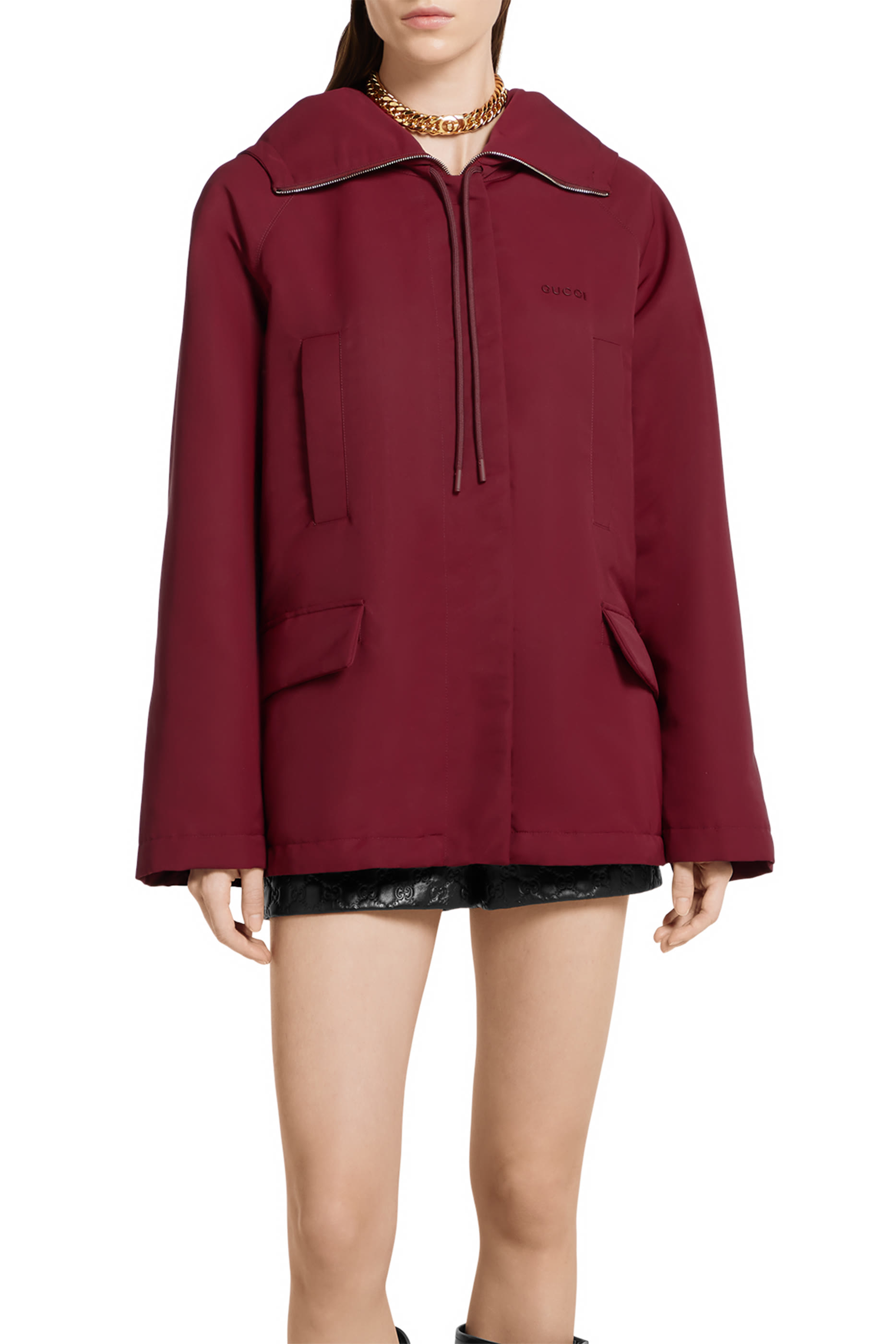 جاكيت بغطاء للرأس وشعار الماركة قماش