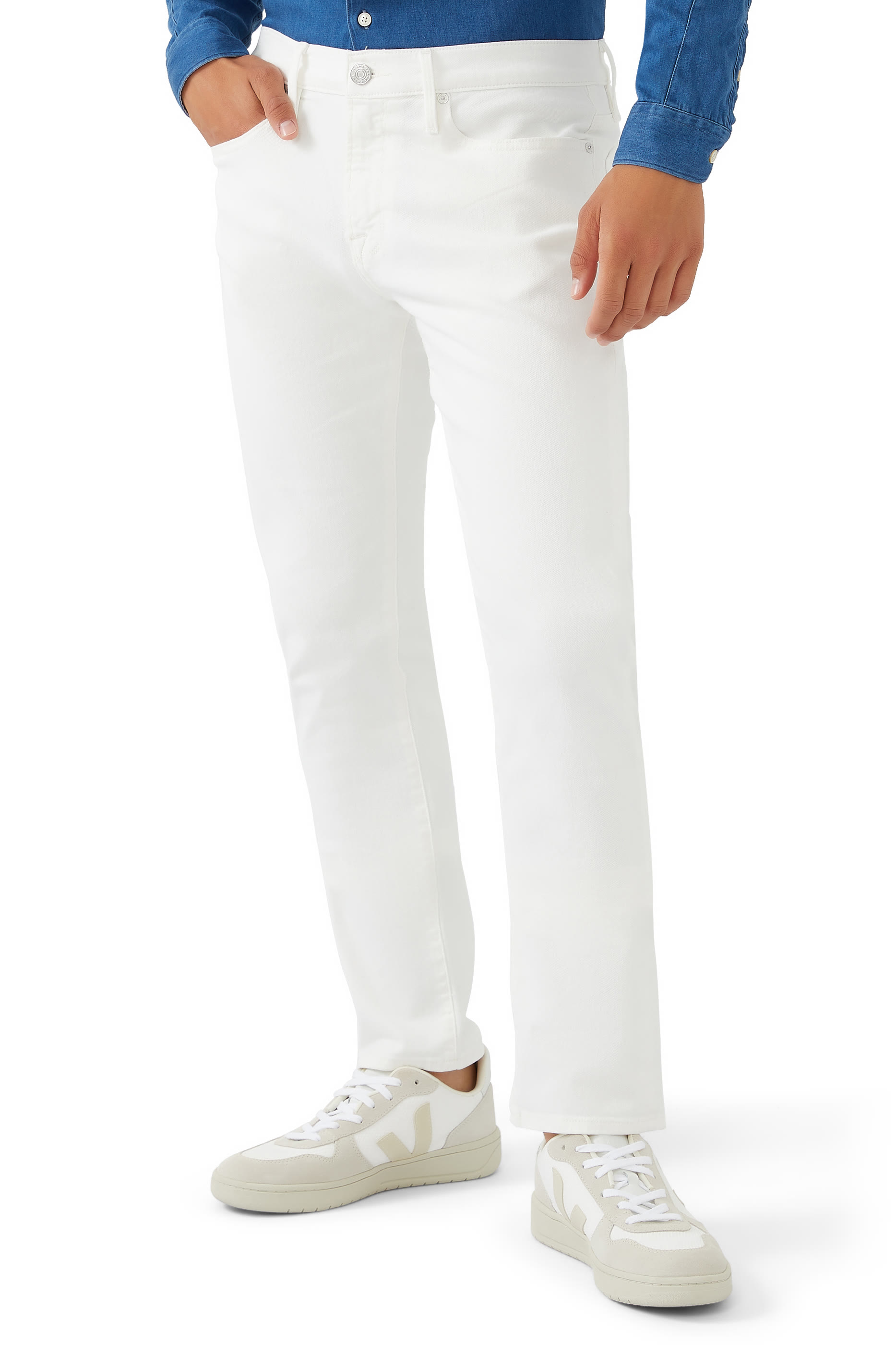 بنطال جينز لوم بقصة ضيقة