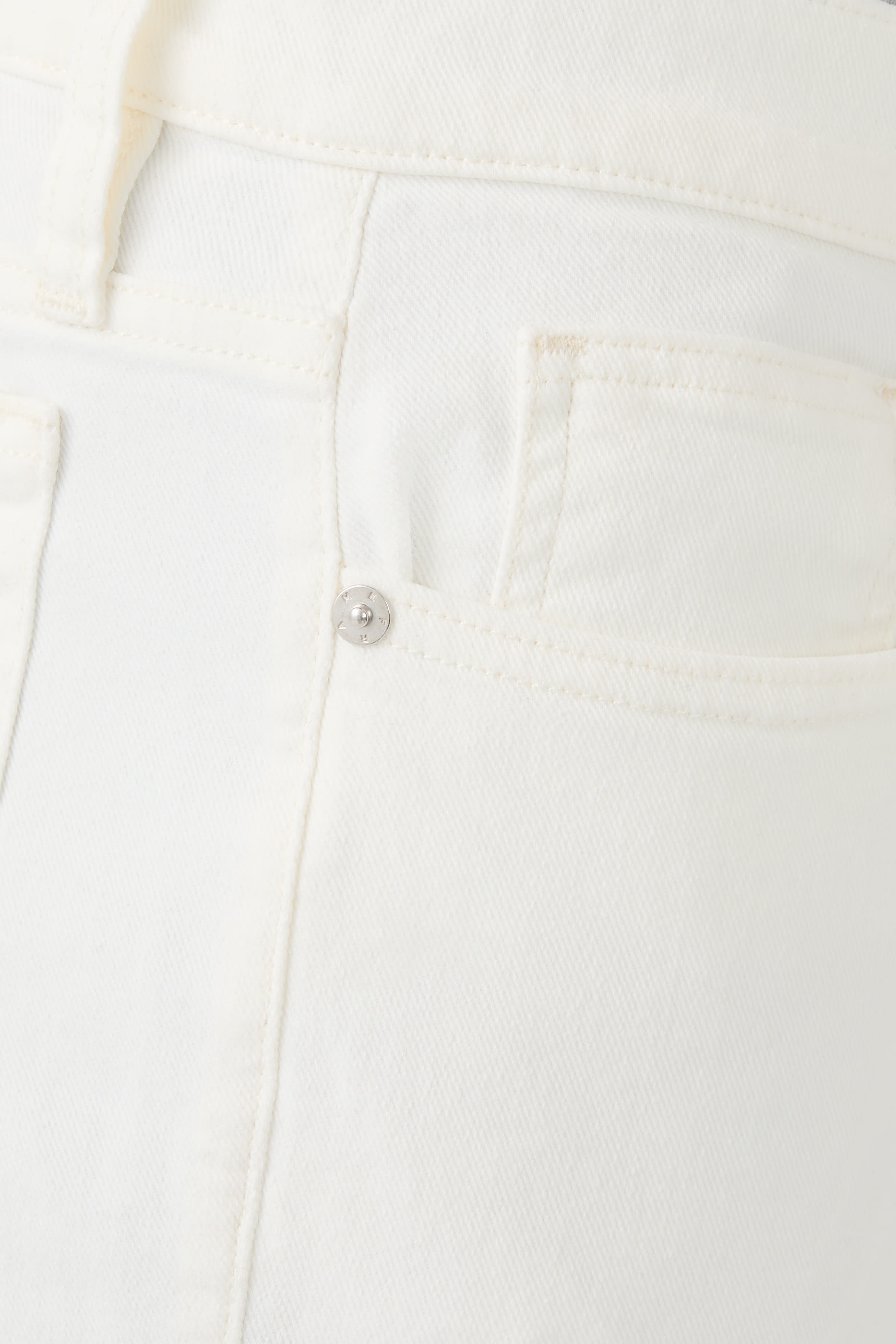 بنطال جينز لوم بقصة ضيقة تويل