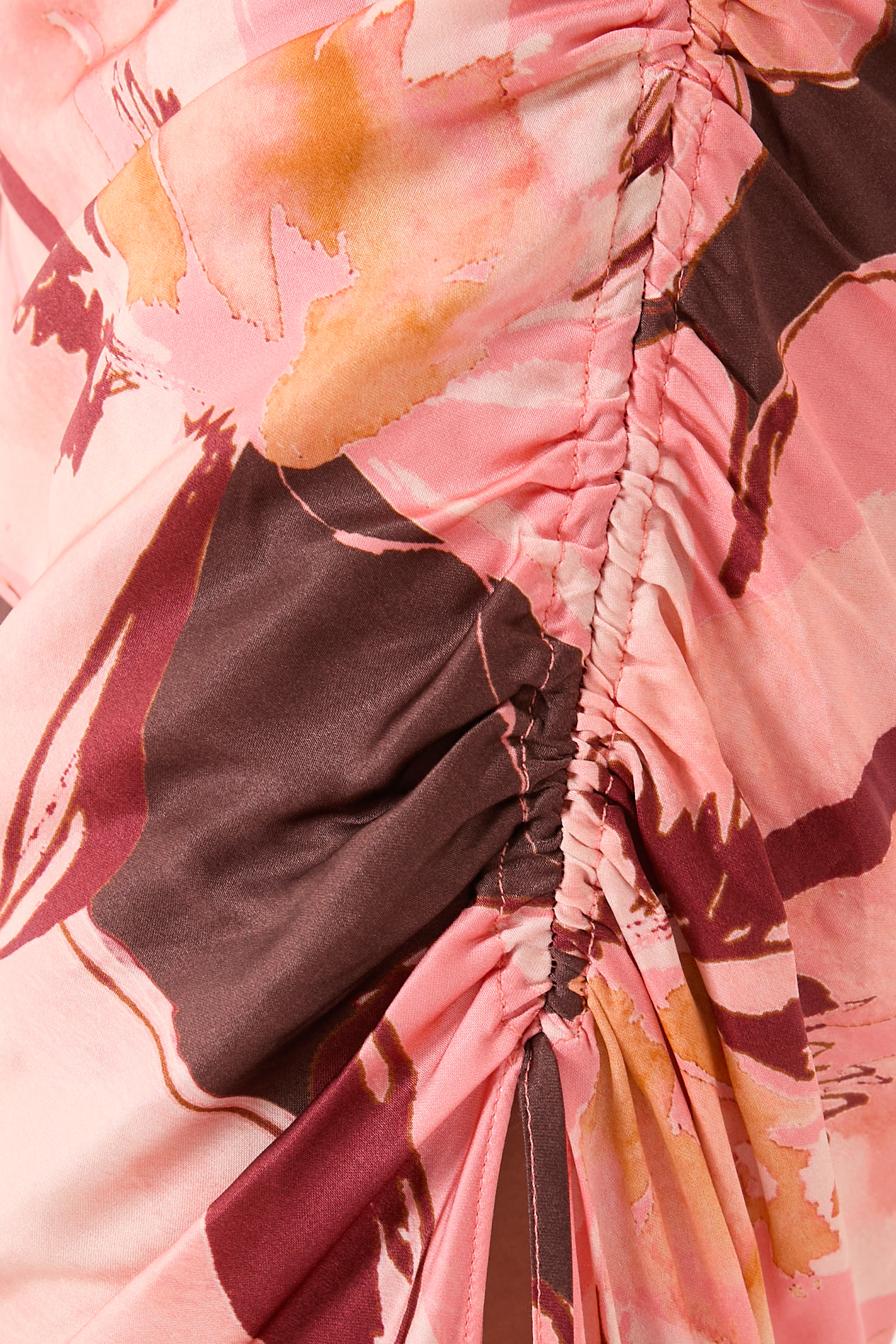 فستان إيمرسون طويل بتصميم مزموم