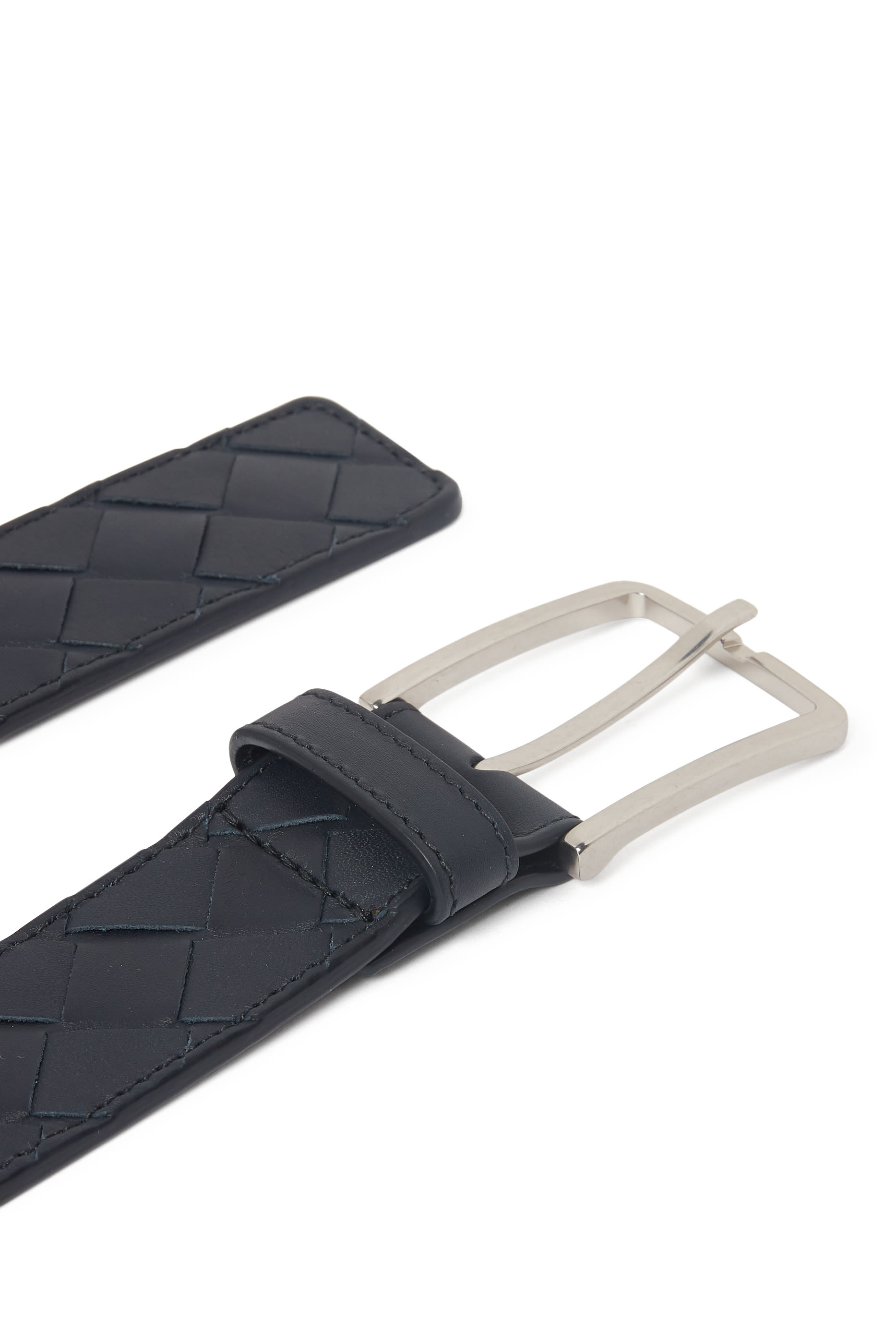 حزام بتصميم مجدول