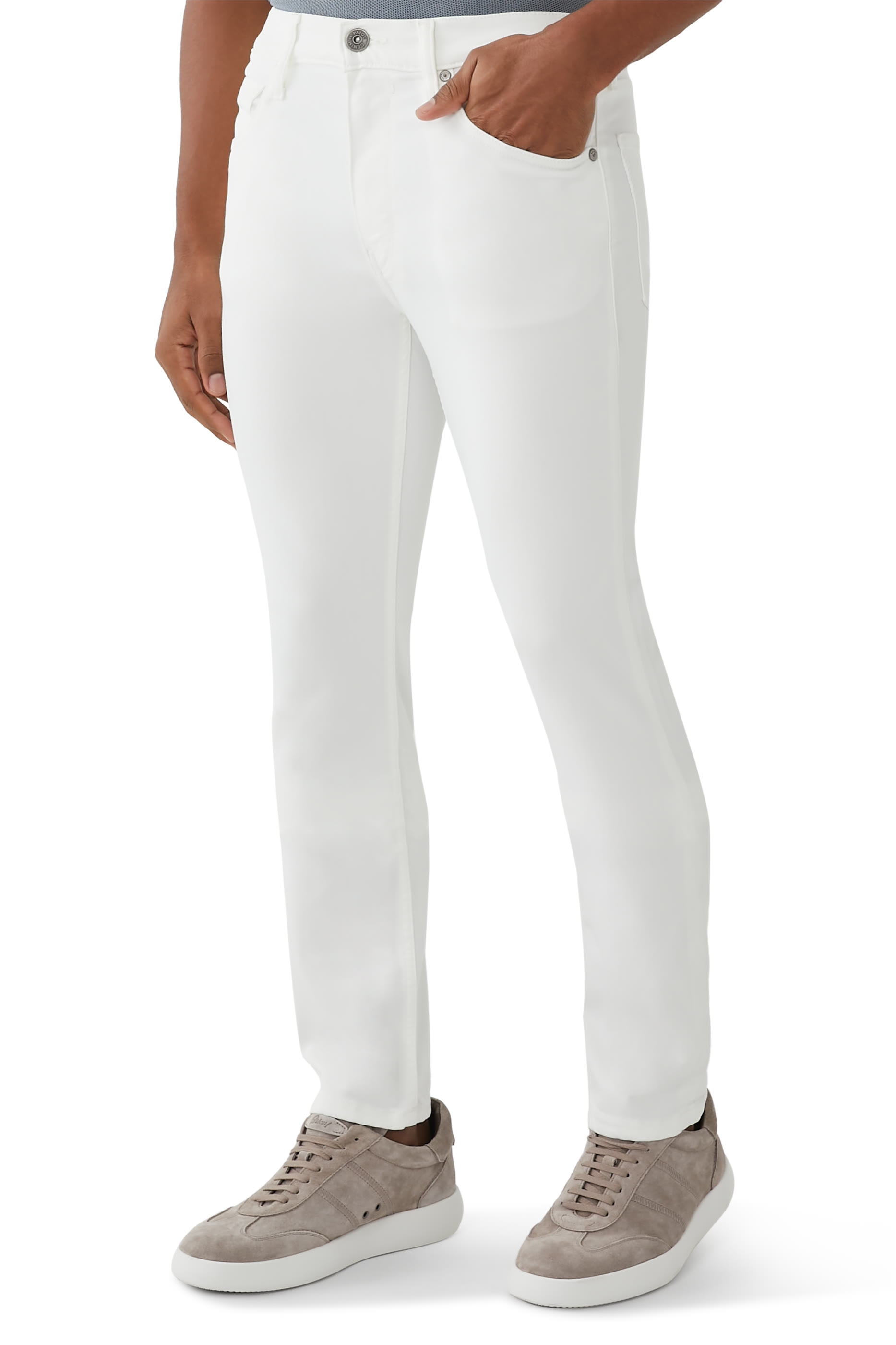 بنطال بقصة ضيقة