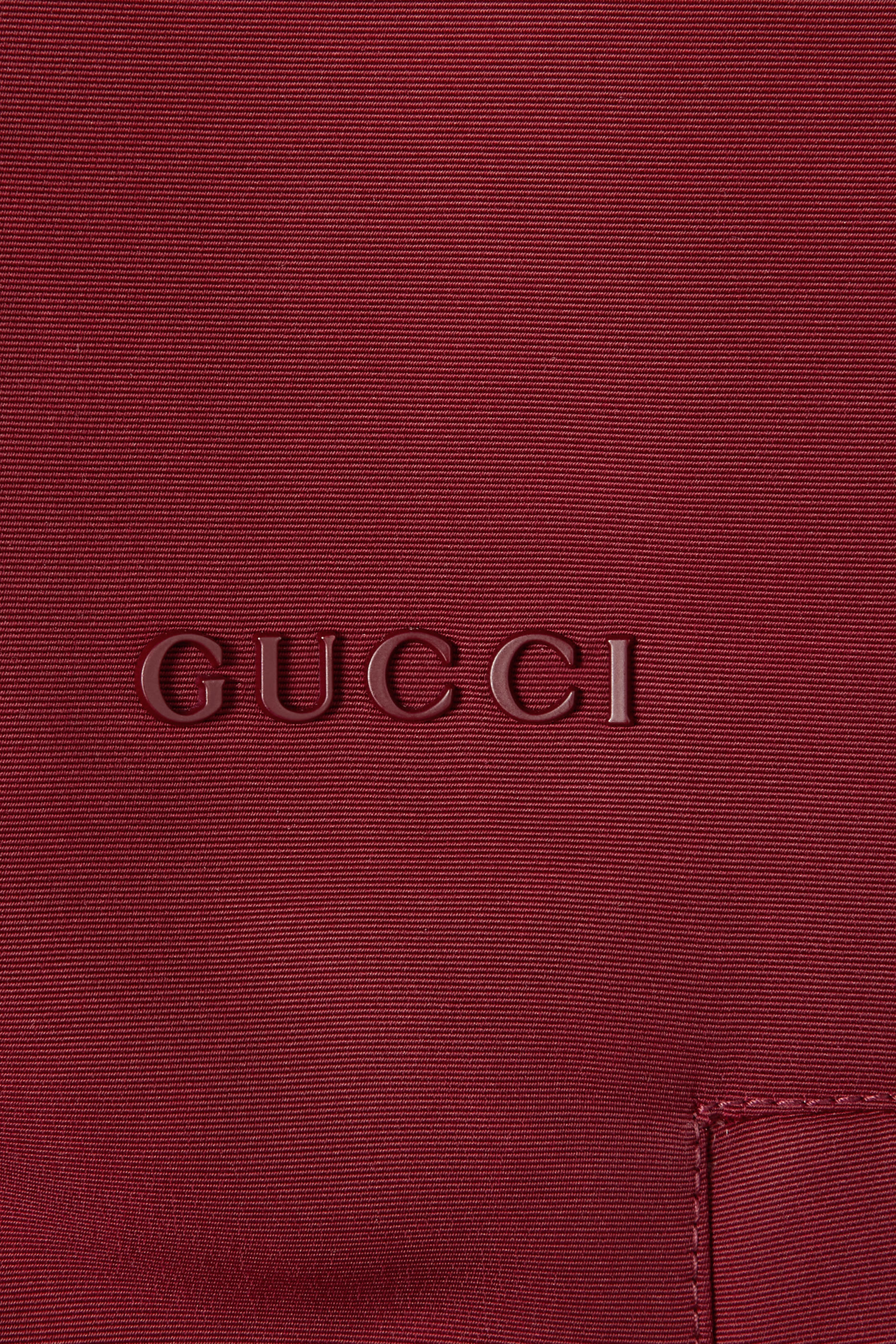 جاكيت بغطاء للرأس وشعار الماركة قماش