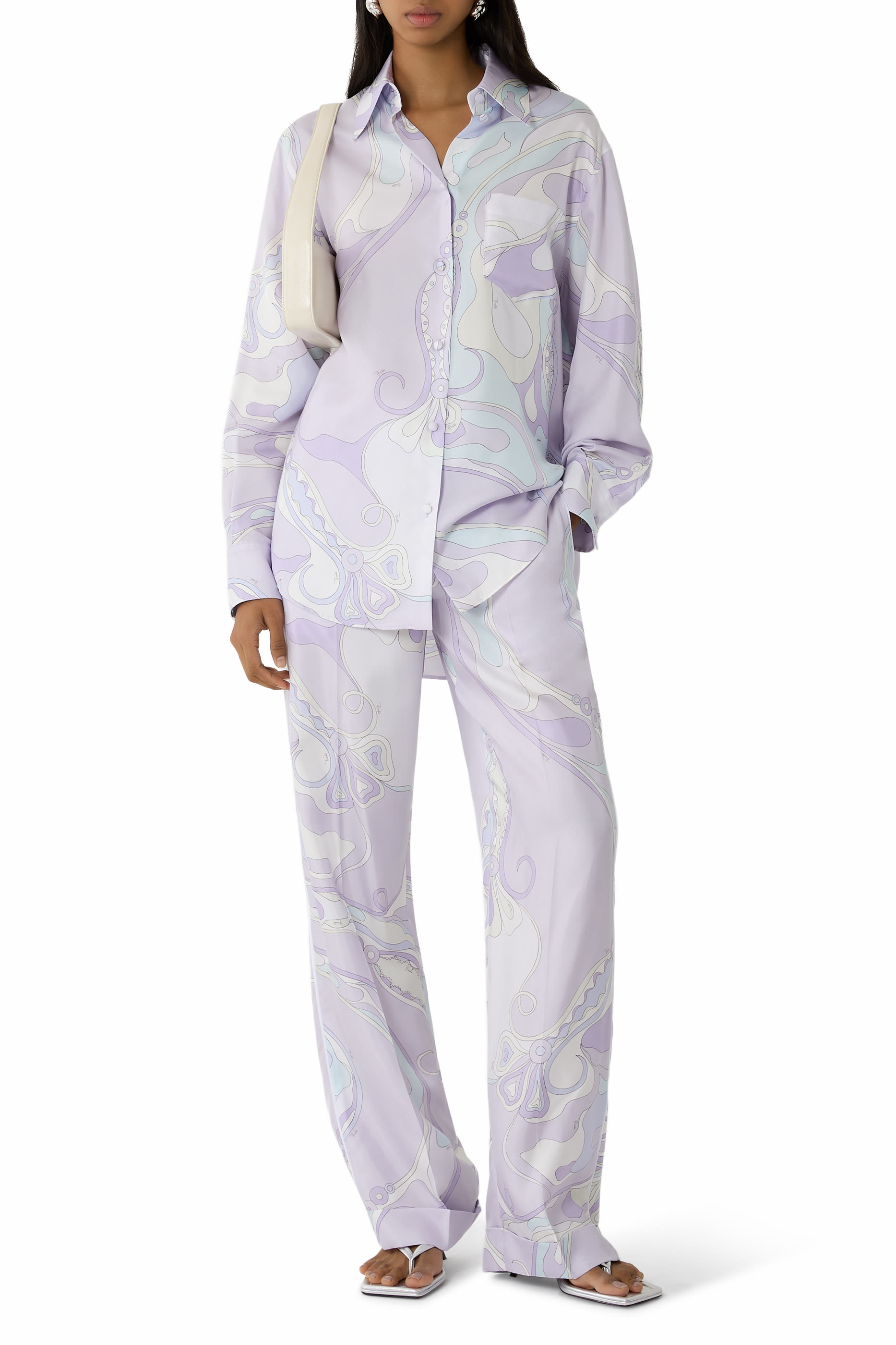 قميص بنقشة غرافيكية