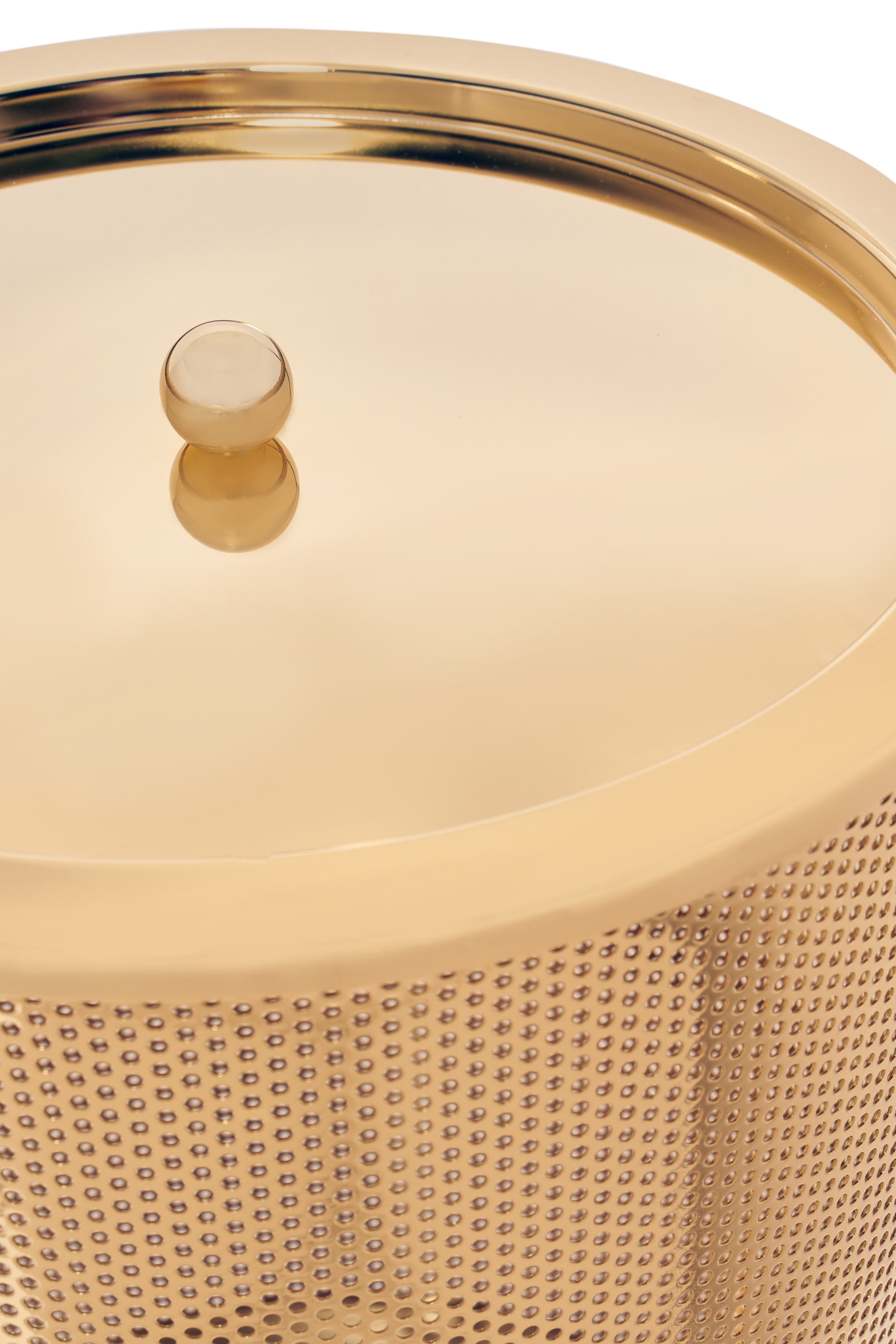 سلة غسيل مستديرة