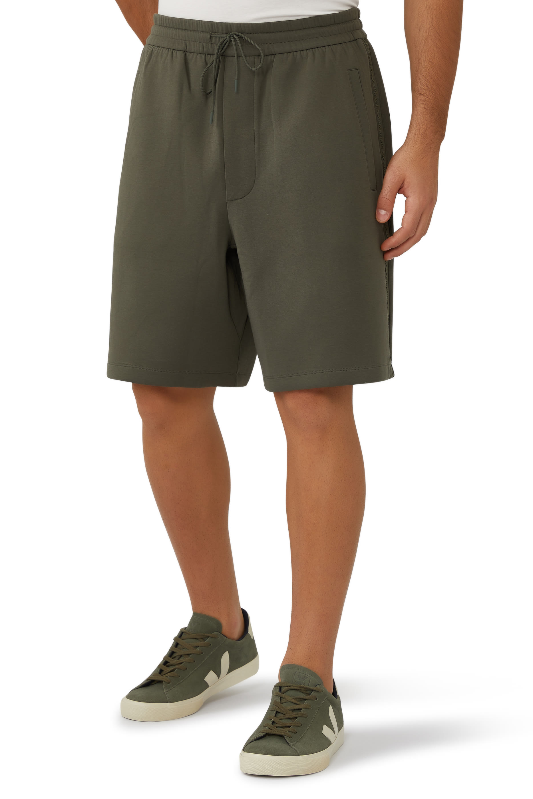 شورت بحزام خصر بشعار الماركة