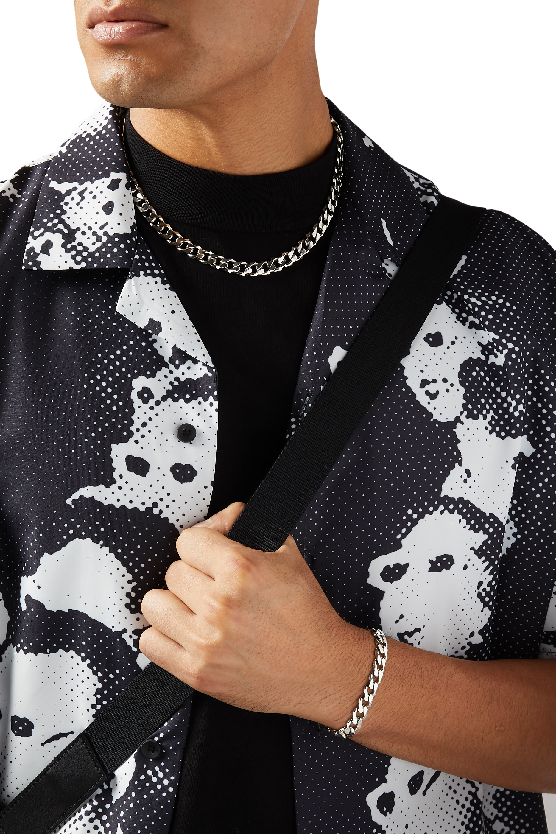 سوار سميك بمشبك بتصميم جمجمة