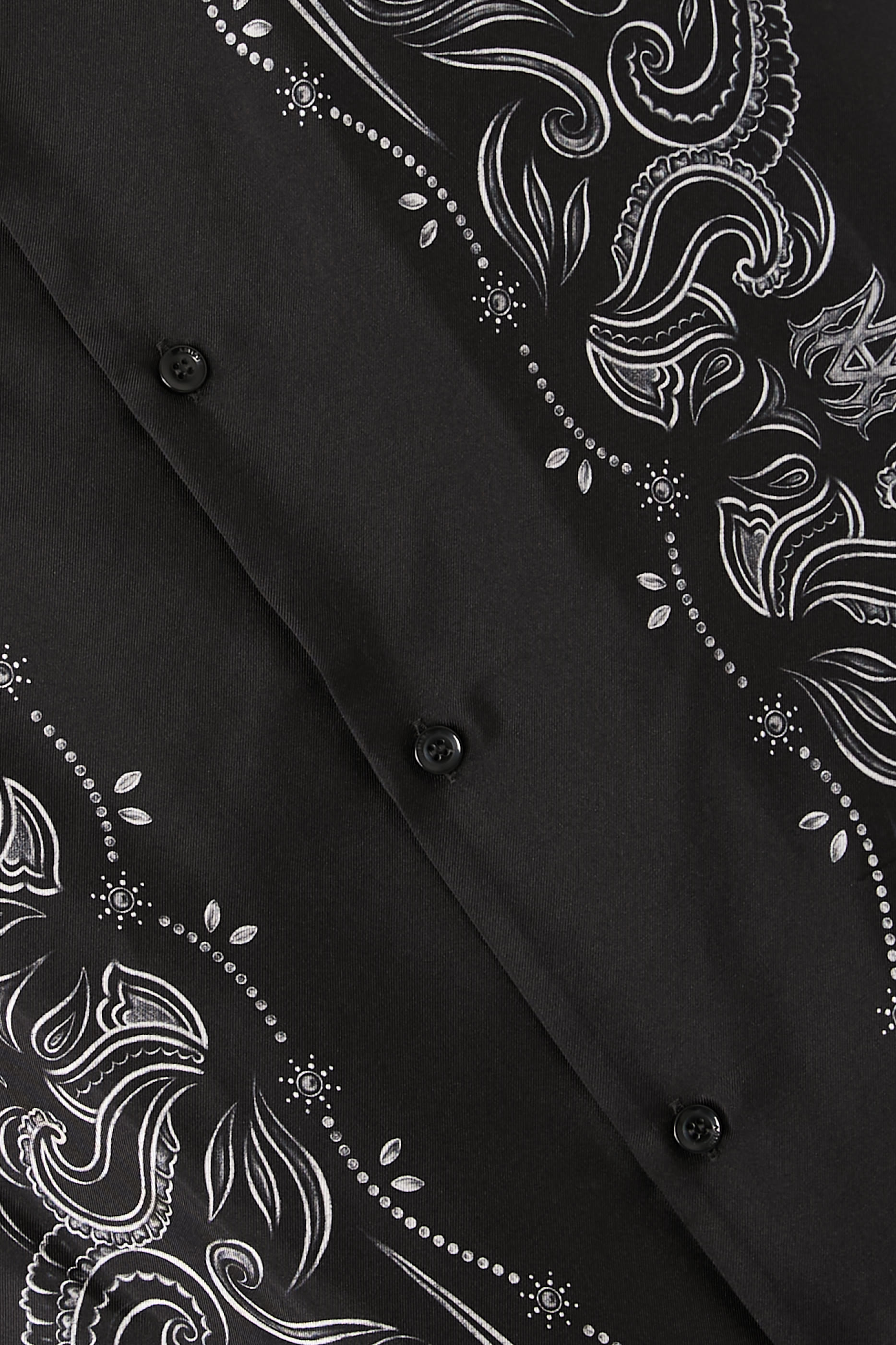 قميص بولينج بقصة فضفاضة ونقشة باندانا