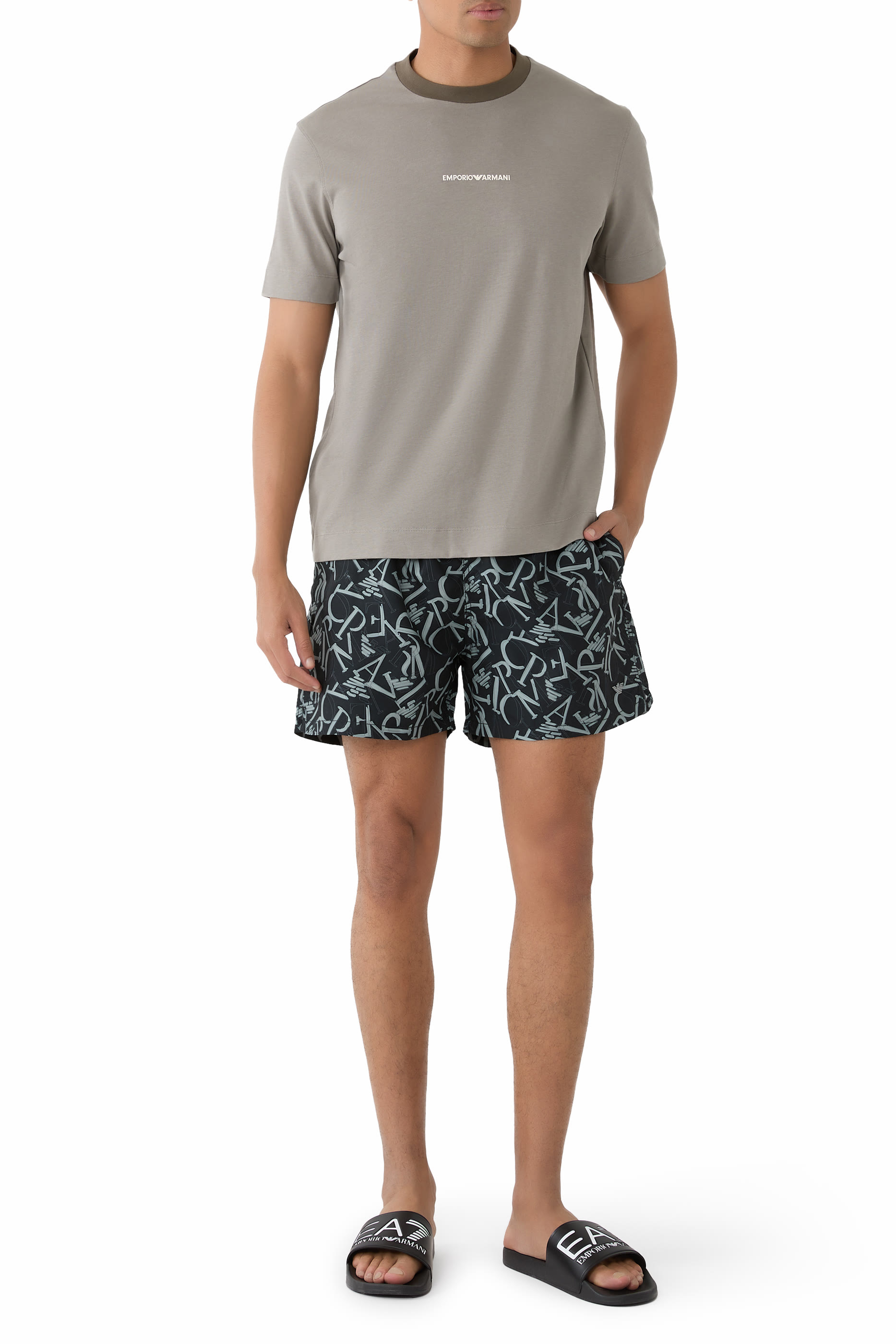 تيشيرت بشعار الماركة