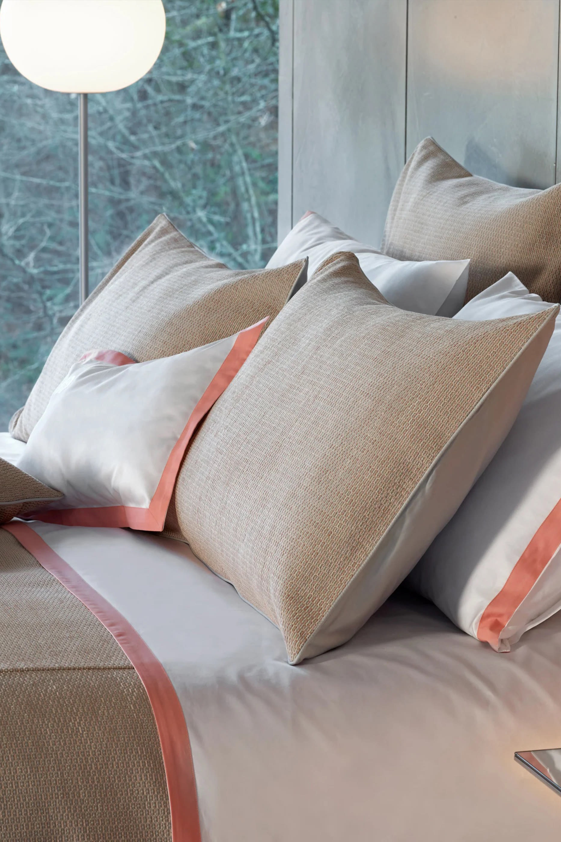 وسادة جاسمين مربعة