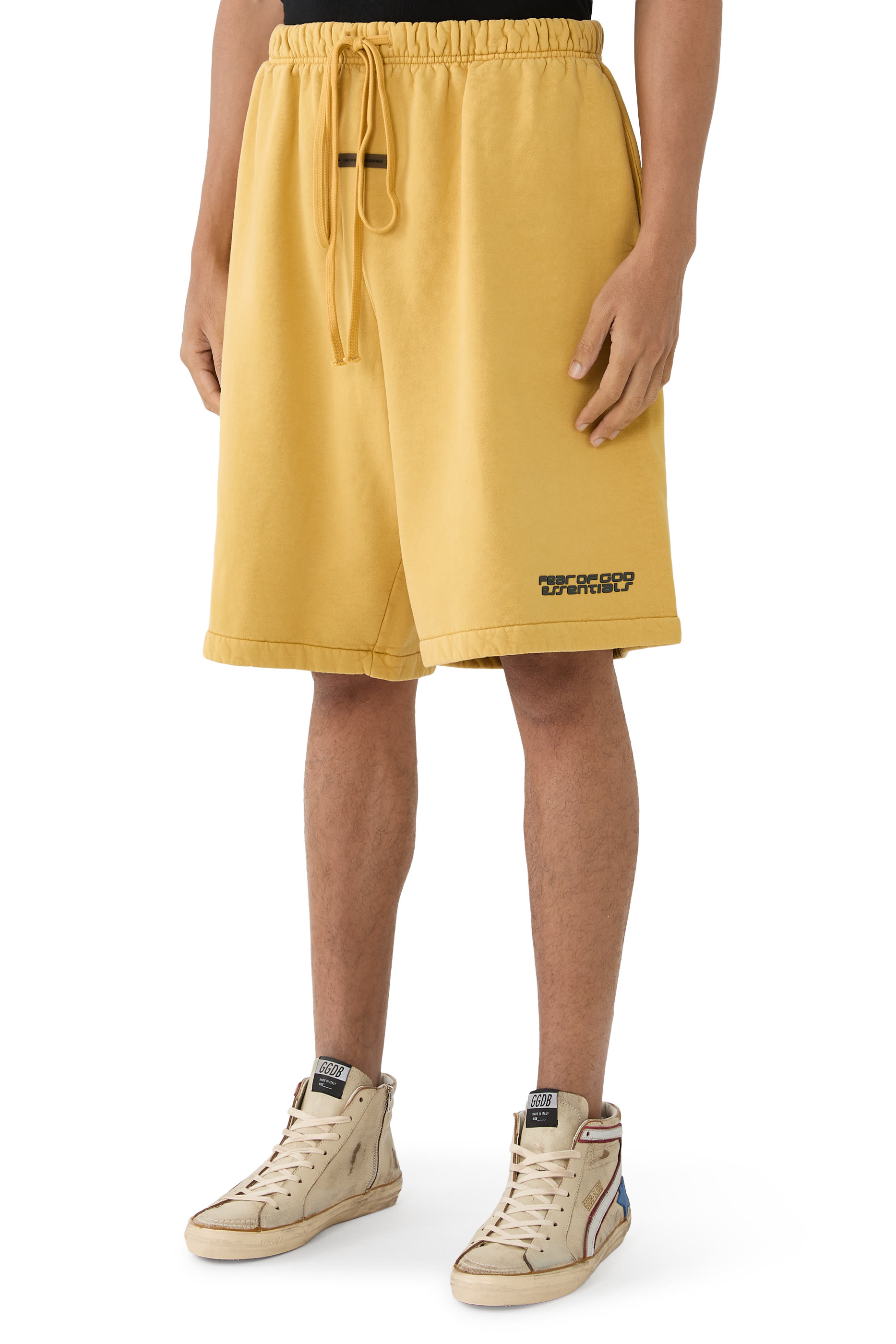 شورت رياضي بقصة مريحة