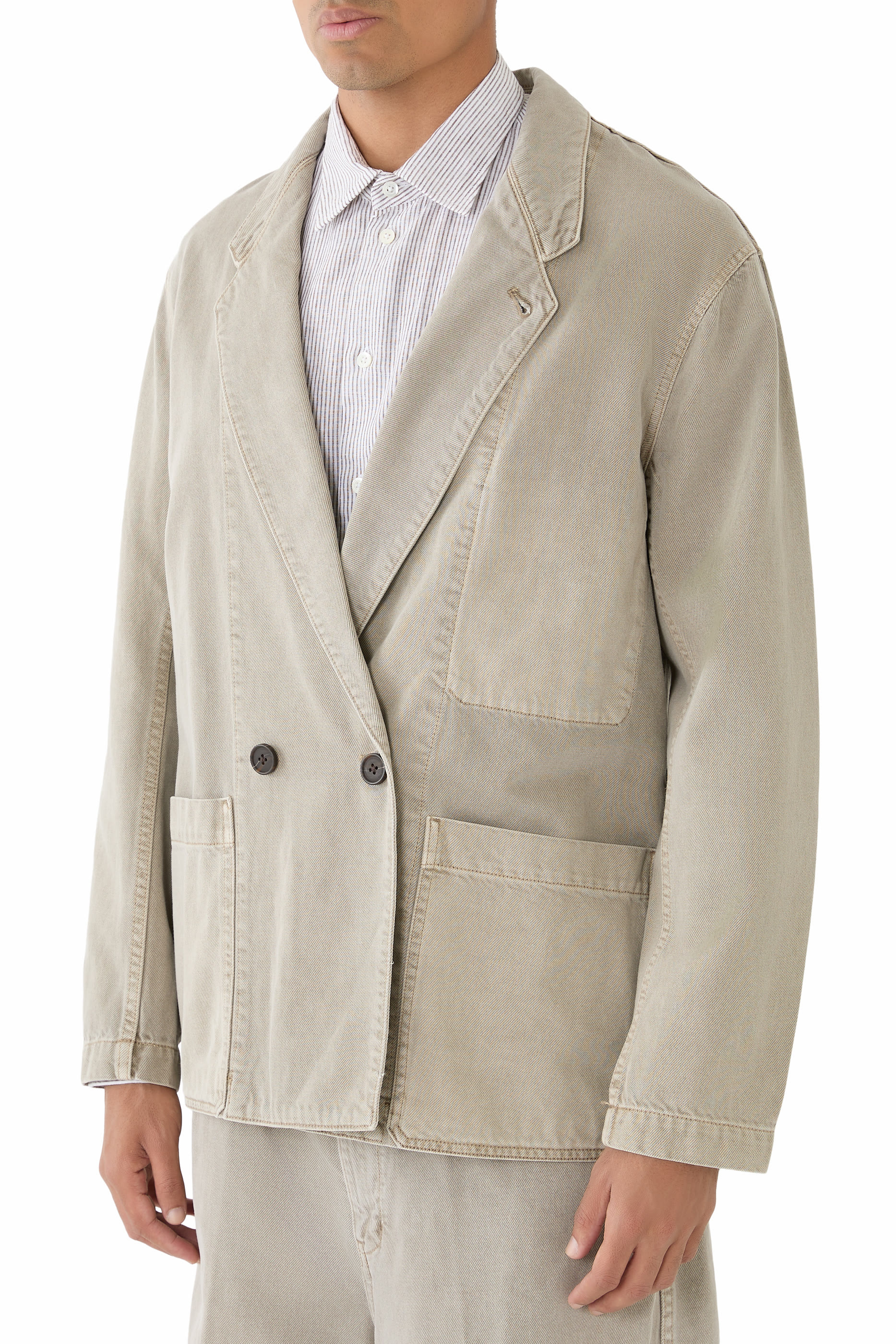 جاكيت بجيوب خارجية