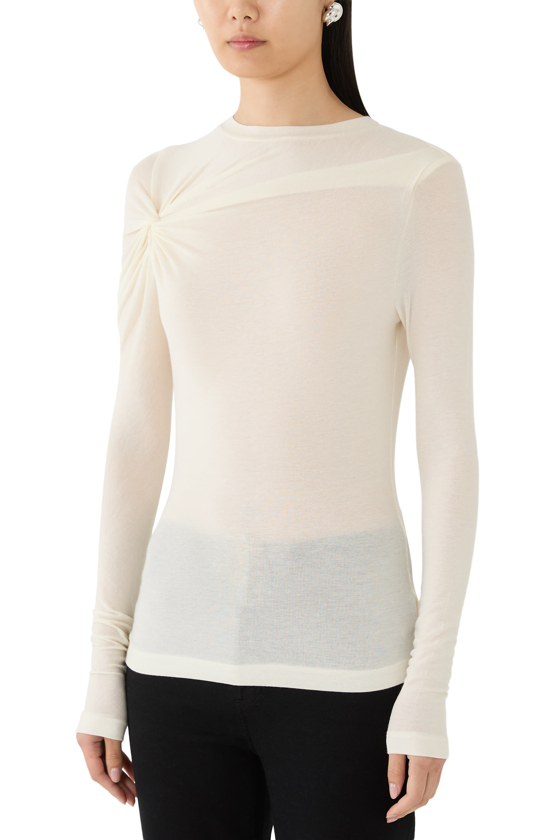 تيشيرت ليسا بأكمام طويلة