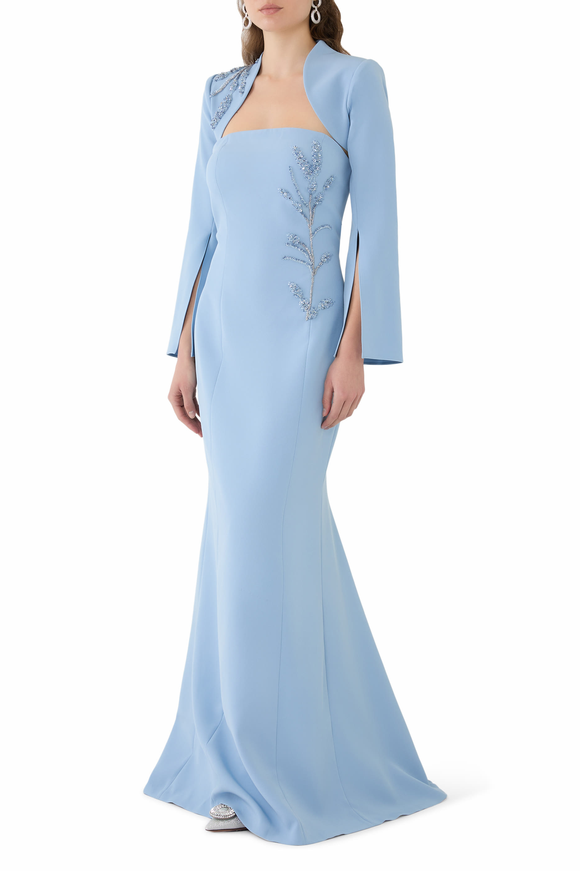 فستان سهرة بلا حمالات ببوليرو وخرز كريب