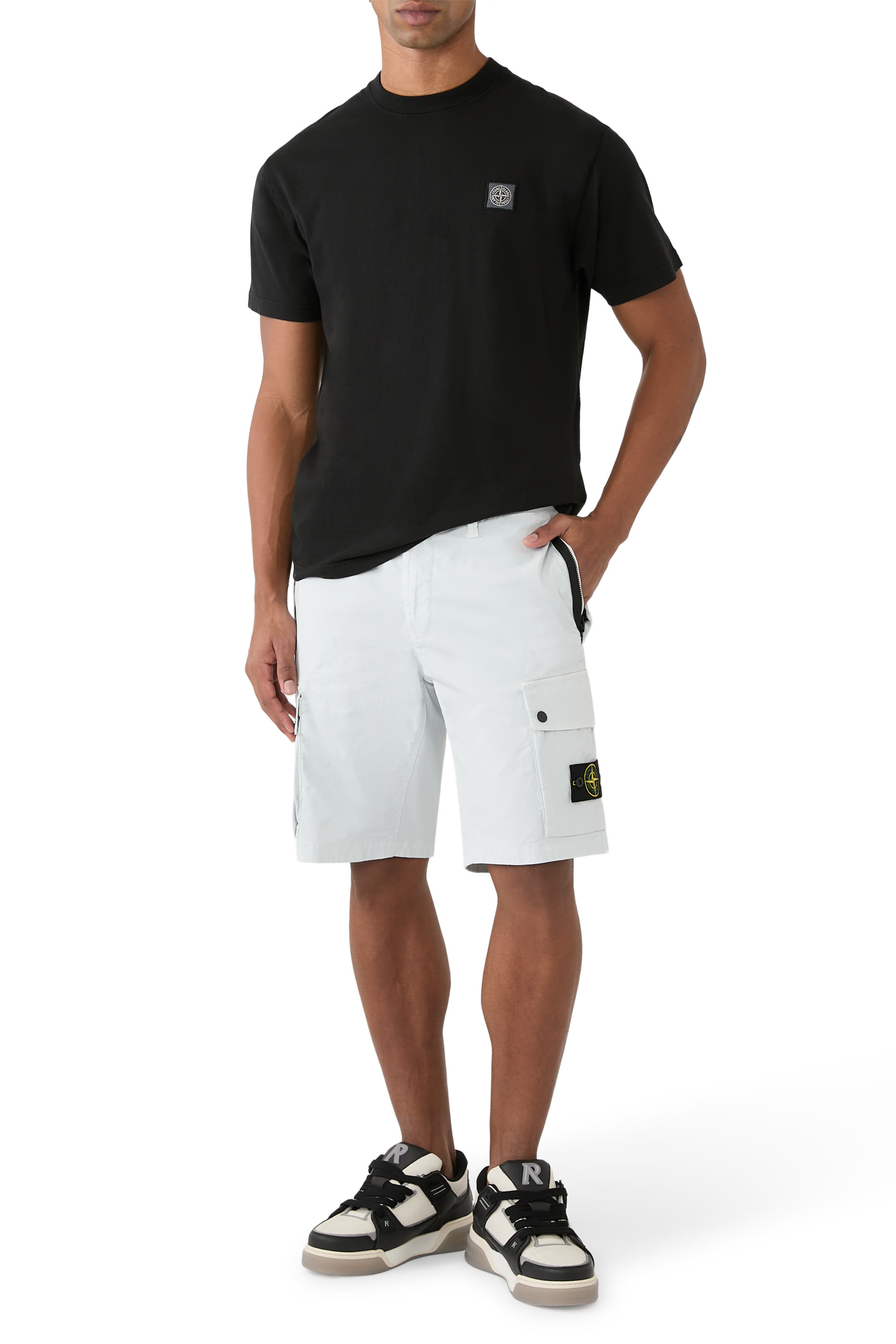 تيشيرت بأكمام قصيرة