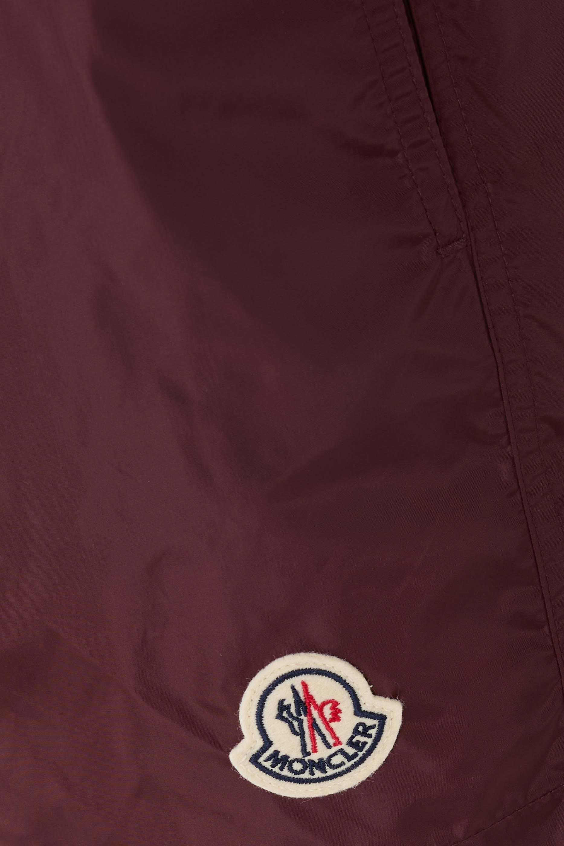 شورت سباحة برقعة شعار الماركة