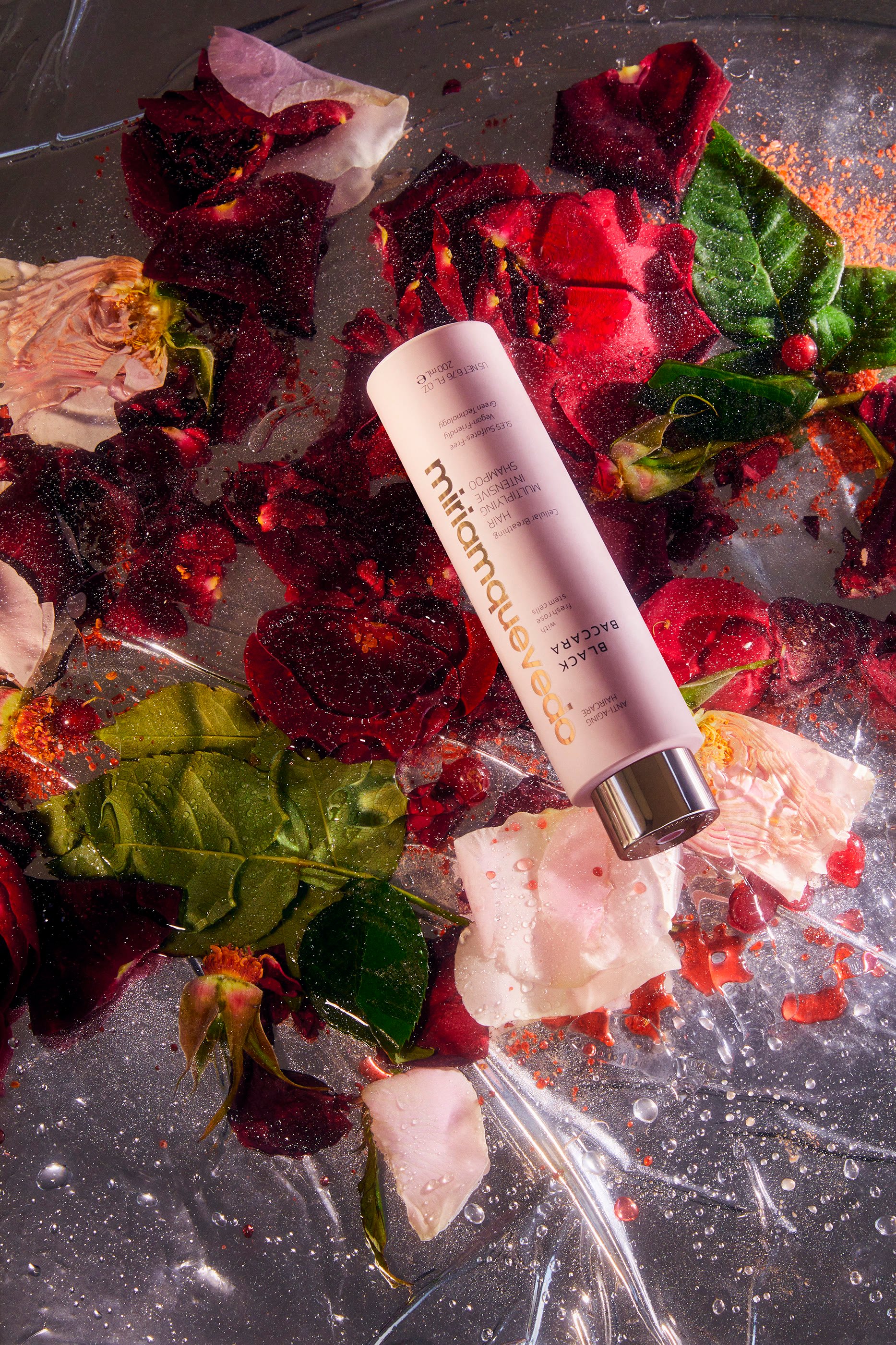 شامبو بلاك باكارا لتكثيف الشعر وتجديد الخلايا