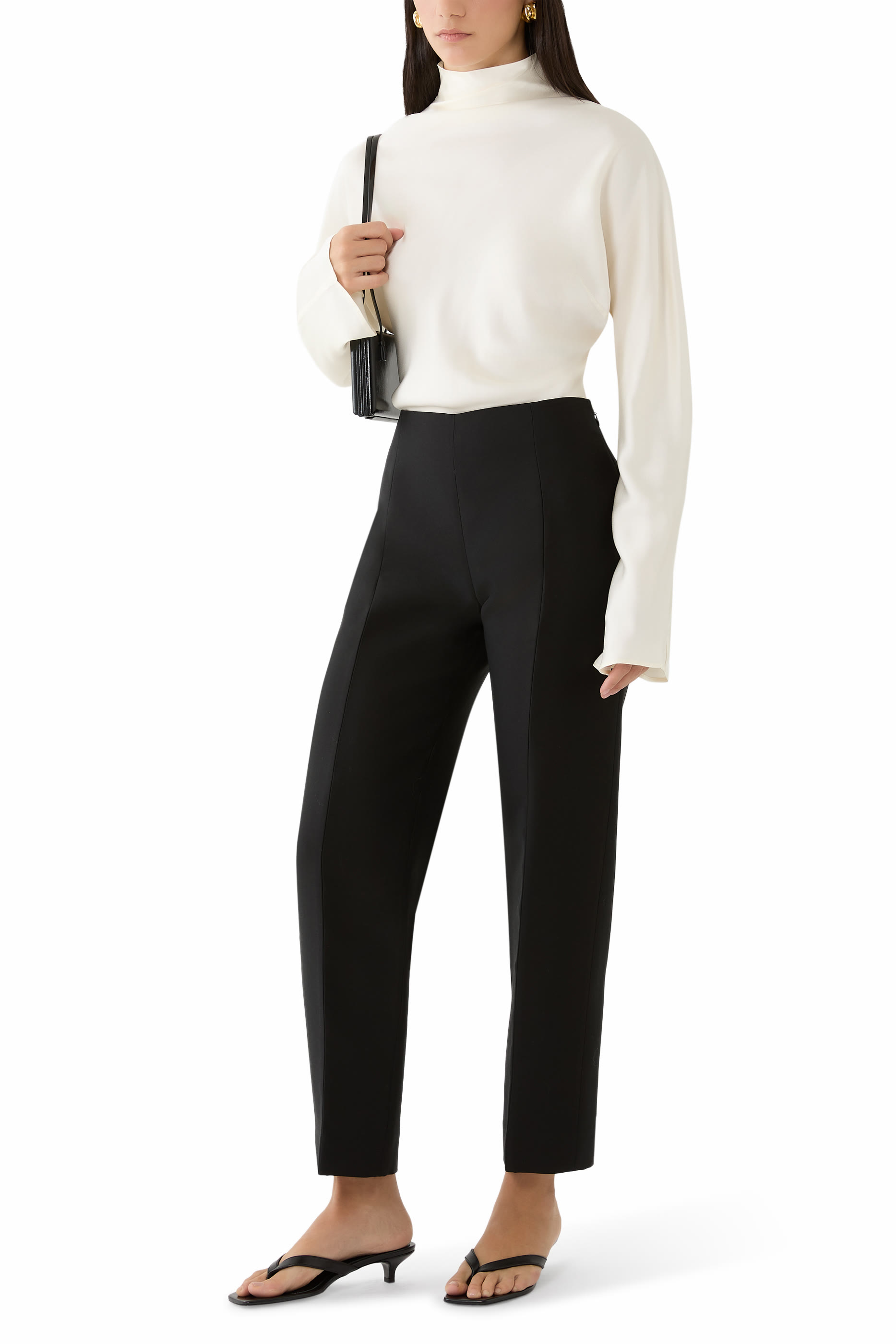 بلوزة بخصر ضيق ساتان