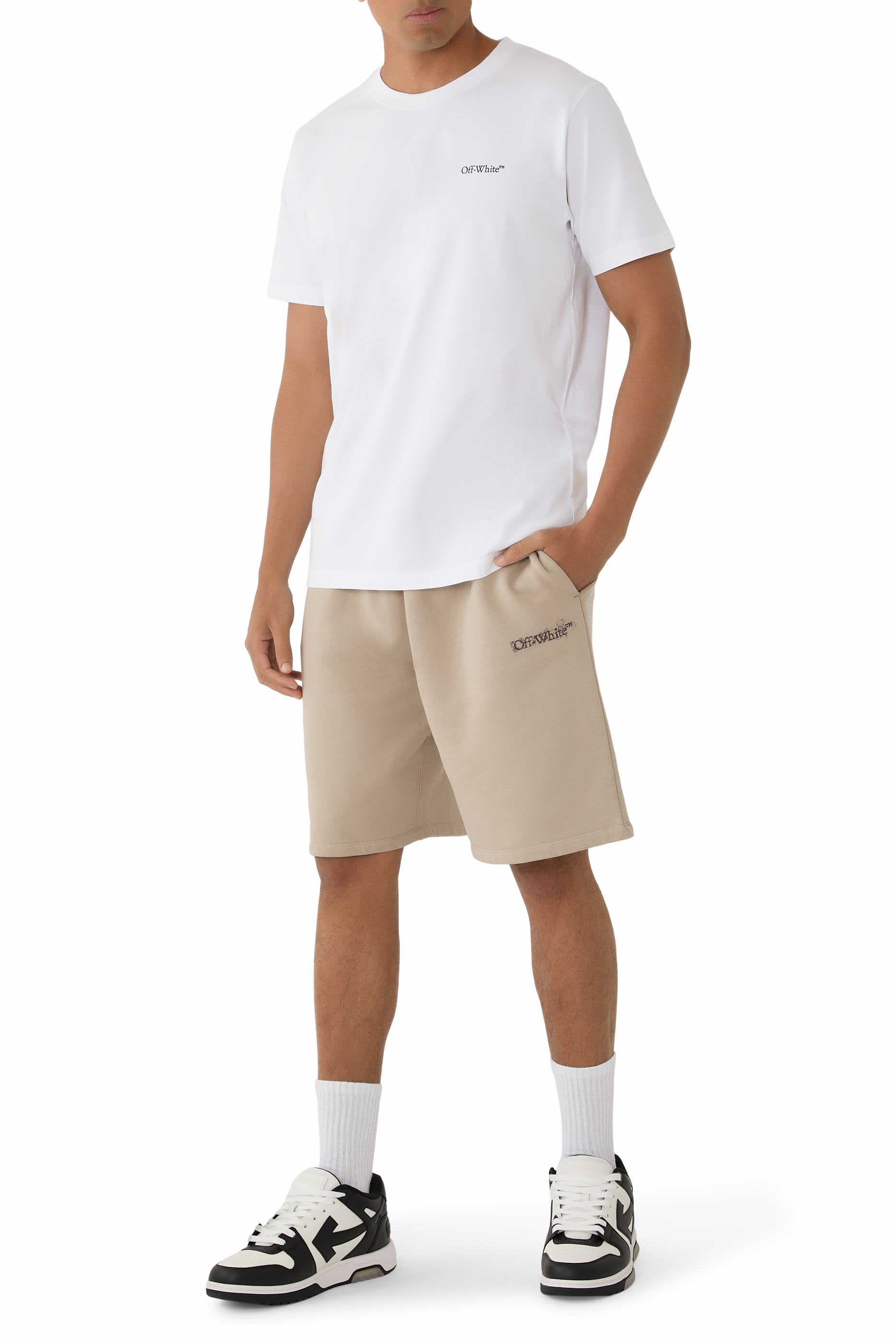 تيشيرت بنقشة شعار الأسهم