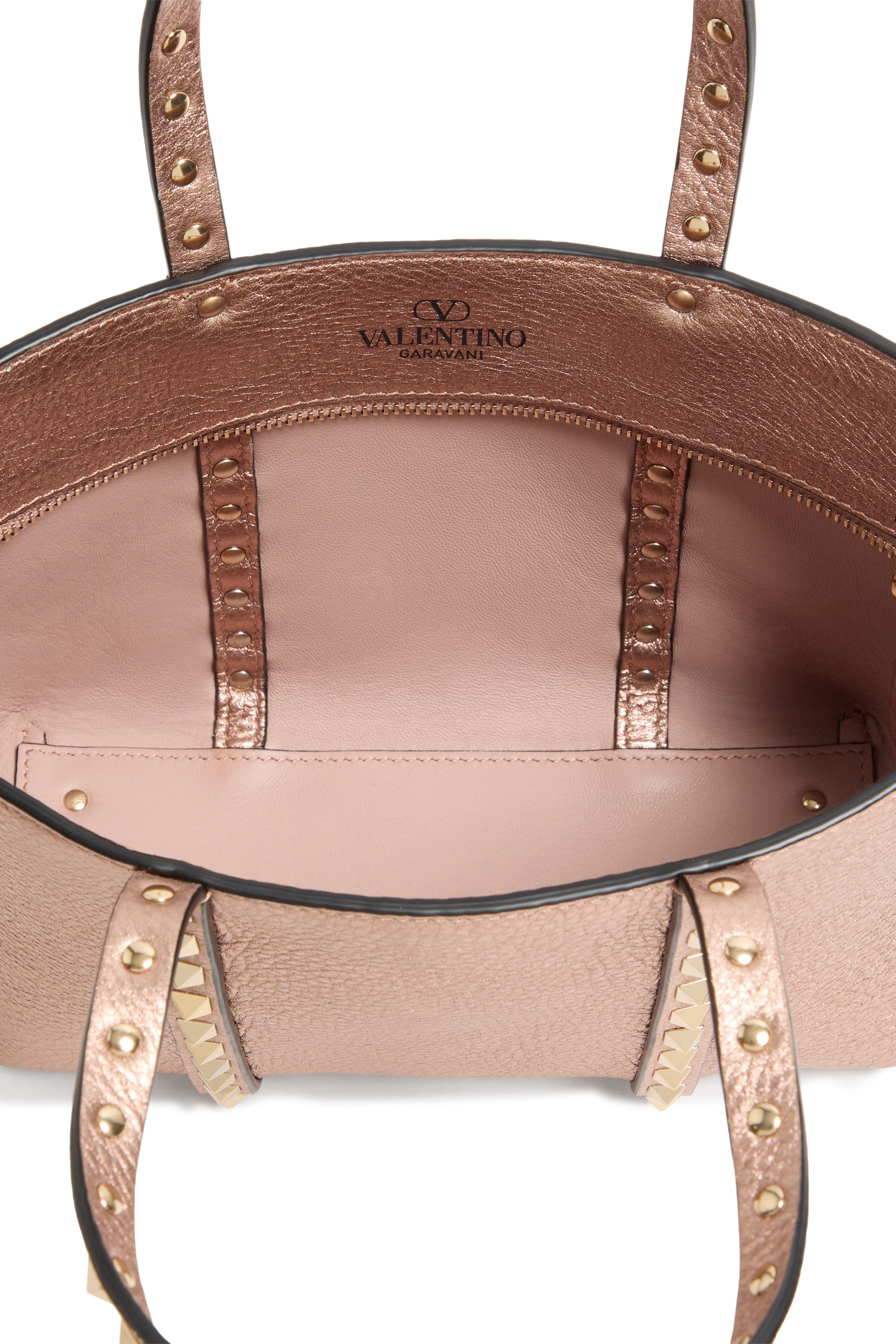 حقيبة مرصعة بحلي هرمية