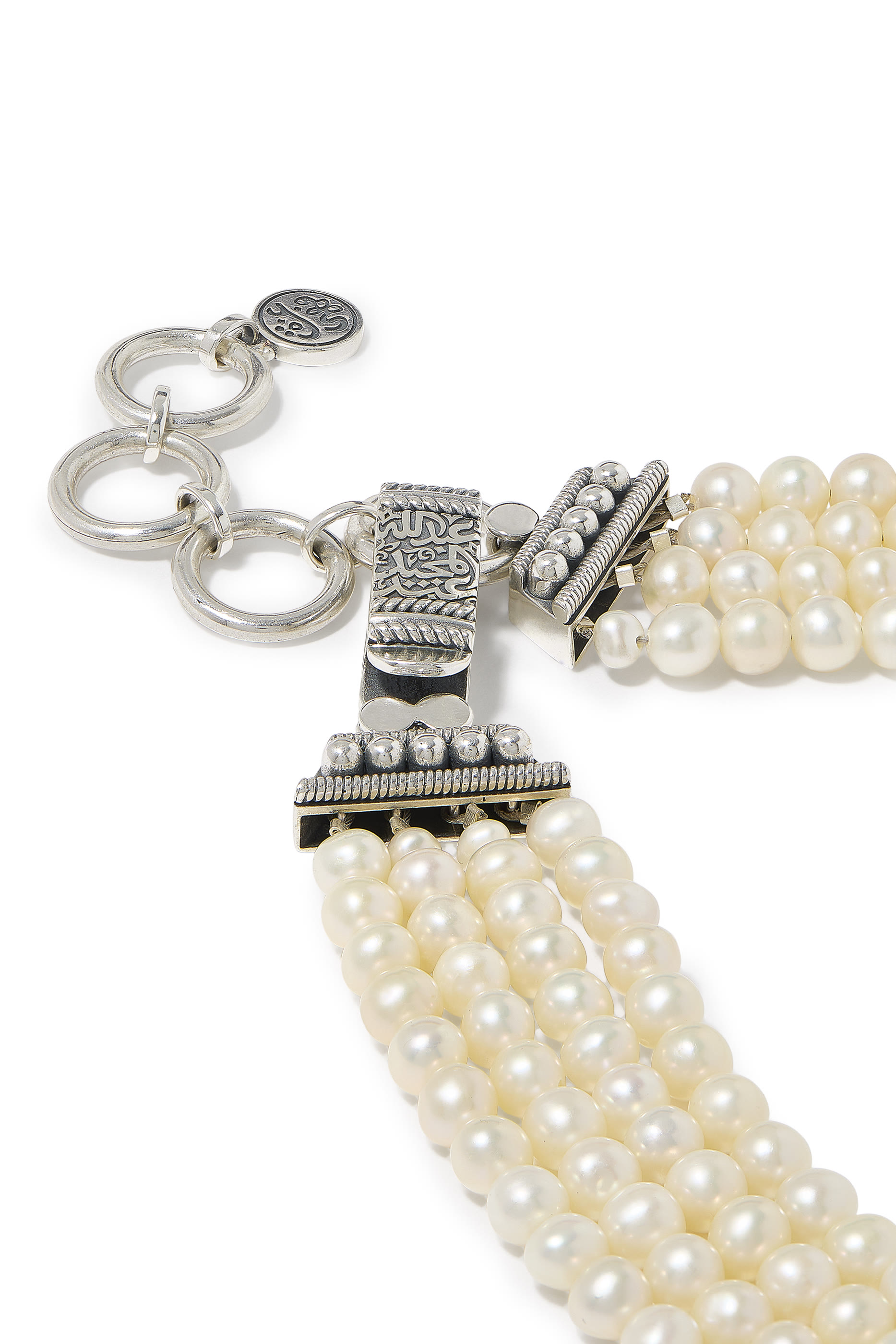 قلادة بتصميم مقوس بخرز ولؤلؤ، ذهب عيار 18 وفضة استرلينية