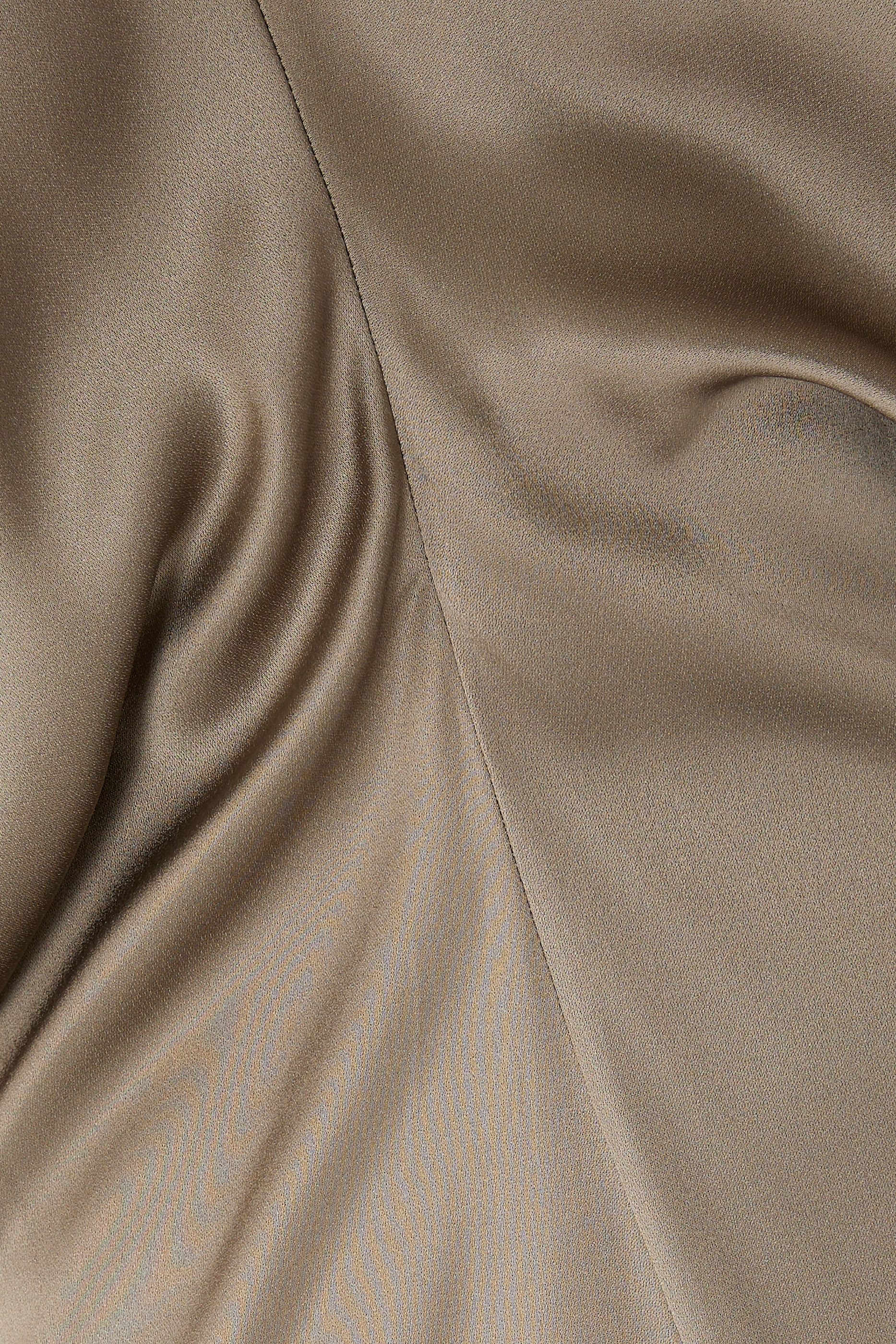 فستان بخصر واسع