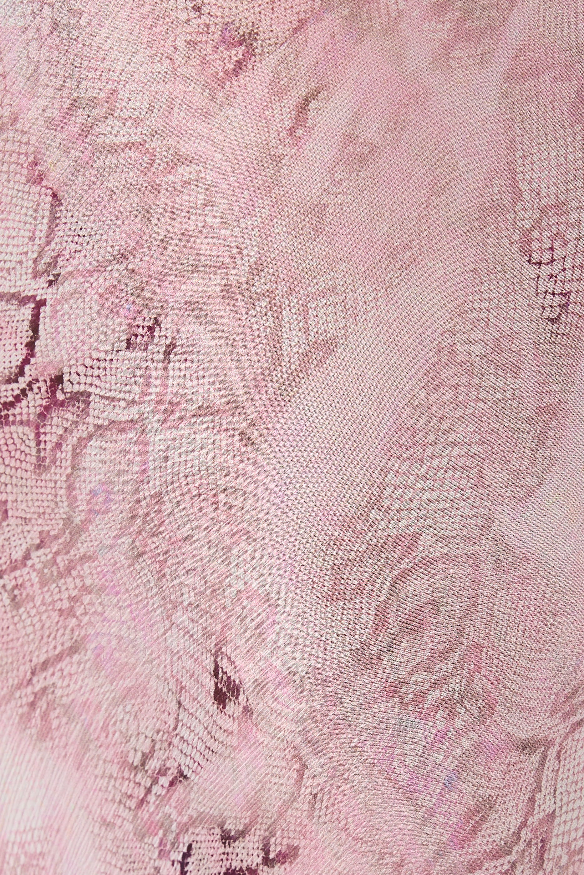 تنورة بنقشة جلد ثعبان