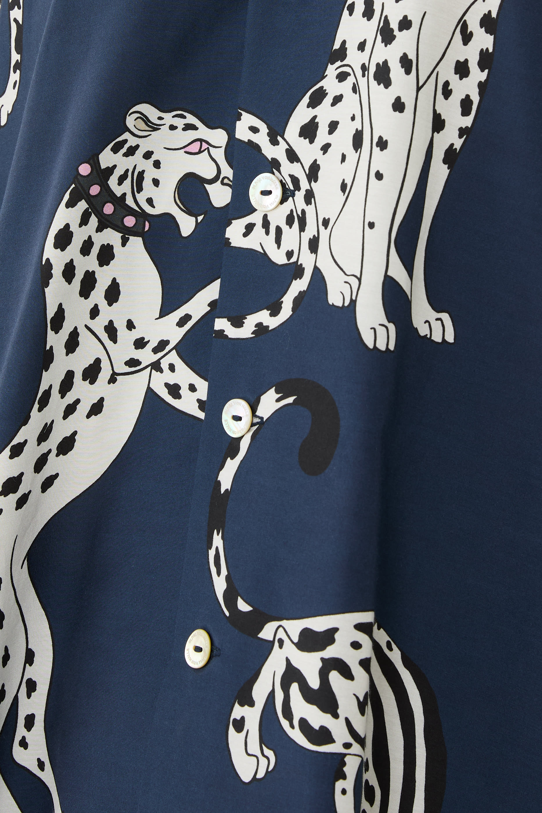 طقم بيجاما كازابلانكا زيغفيلد بنقشة جلد النمر