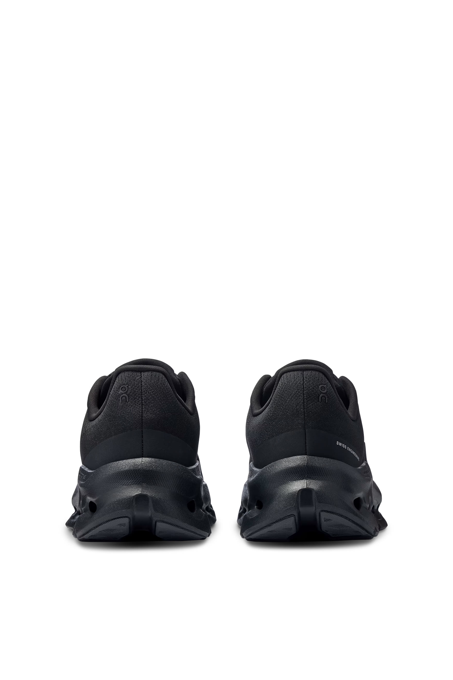 سنيكرز كلاودتيلت للنساء