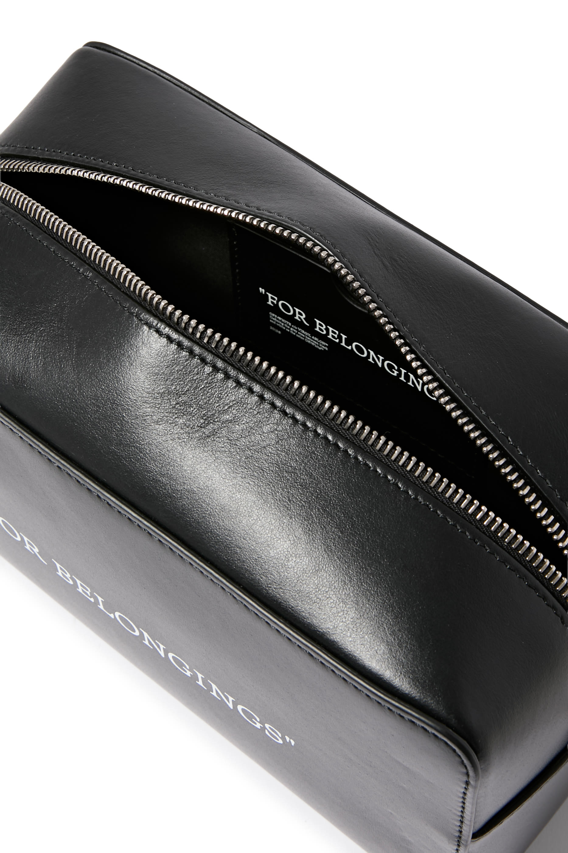 حقيبة مستحضرات العناية الشخصية بشعار FOR BELONGINGS 