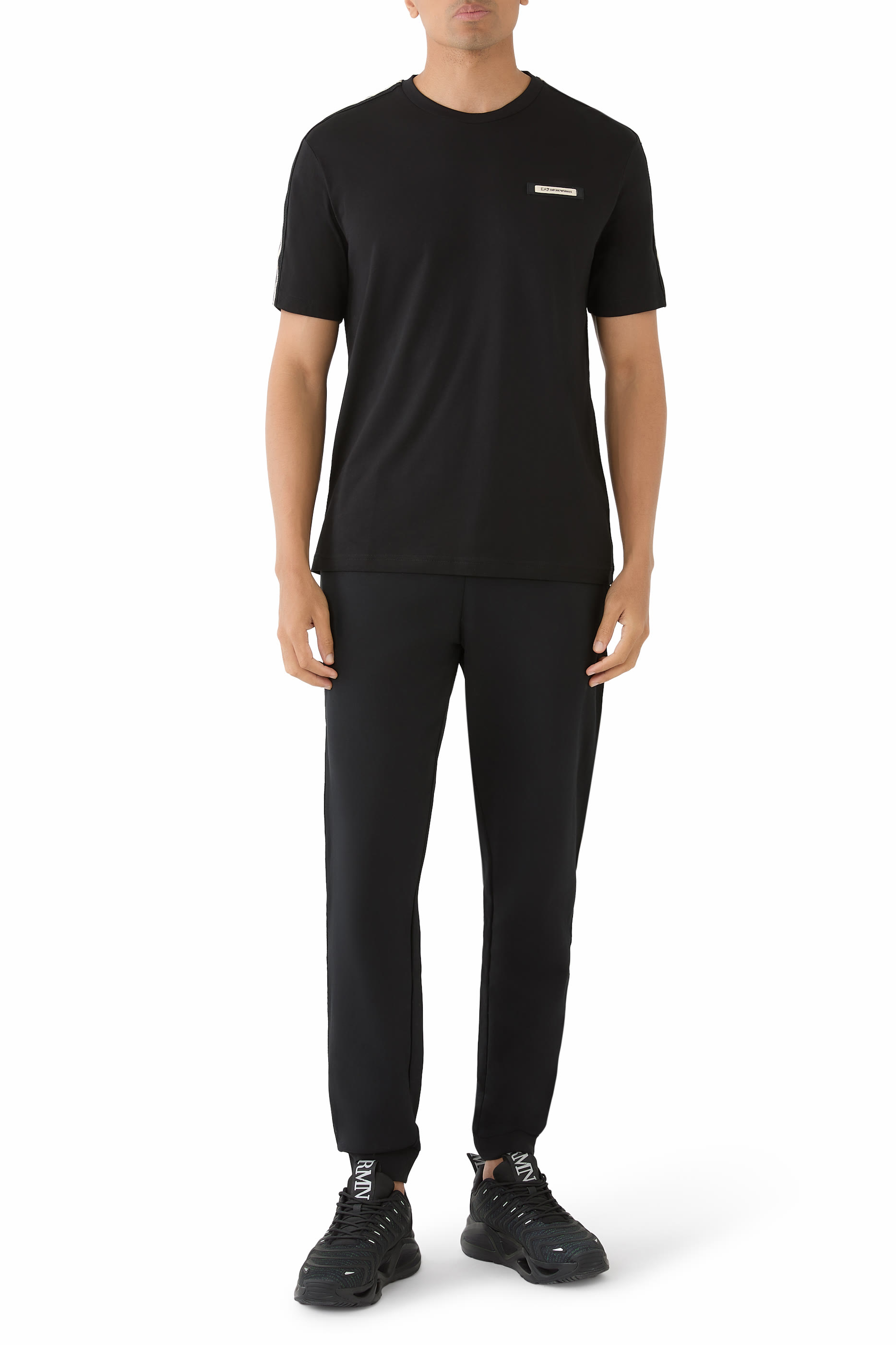 تيشيرت بشعار الماركة