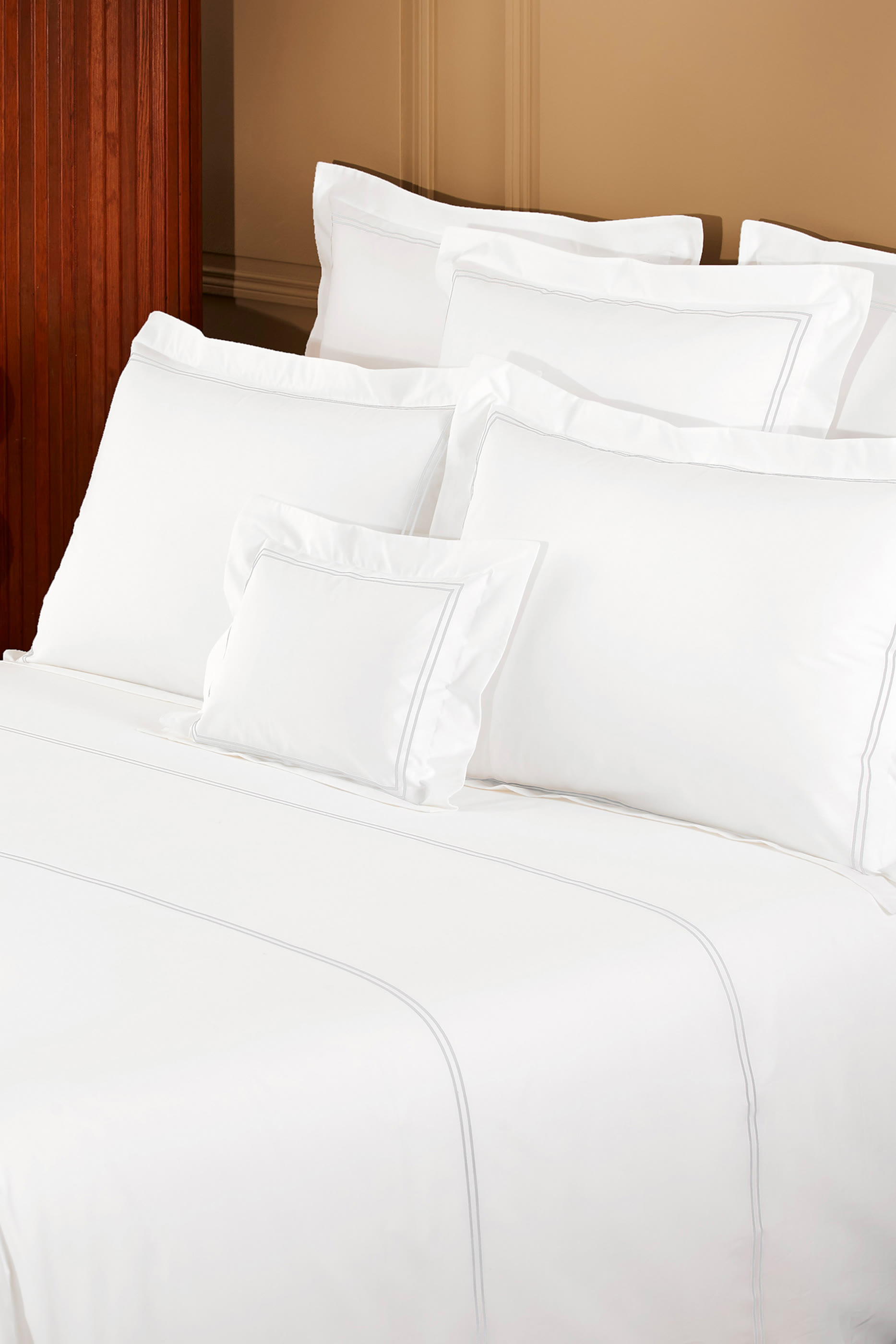 غطاء وسادة ديو بلانك