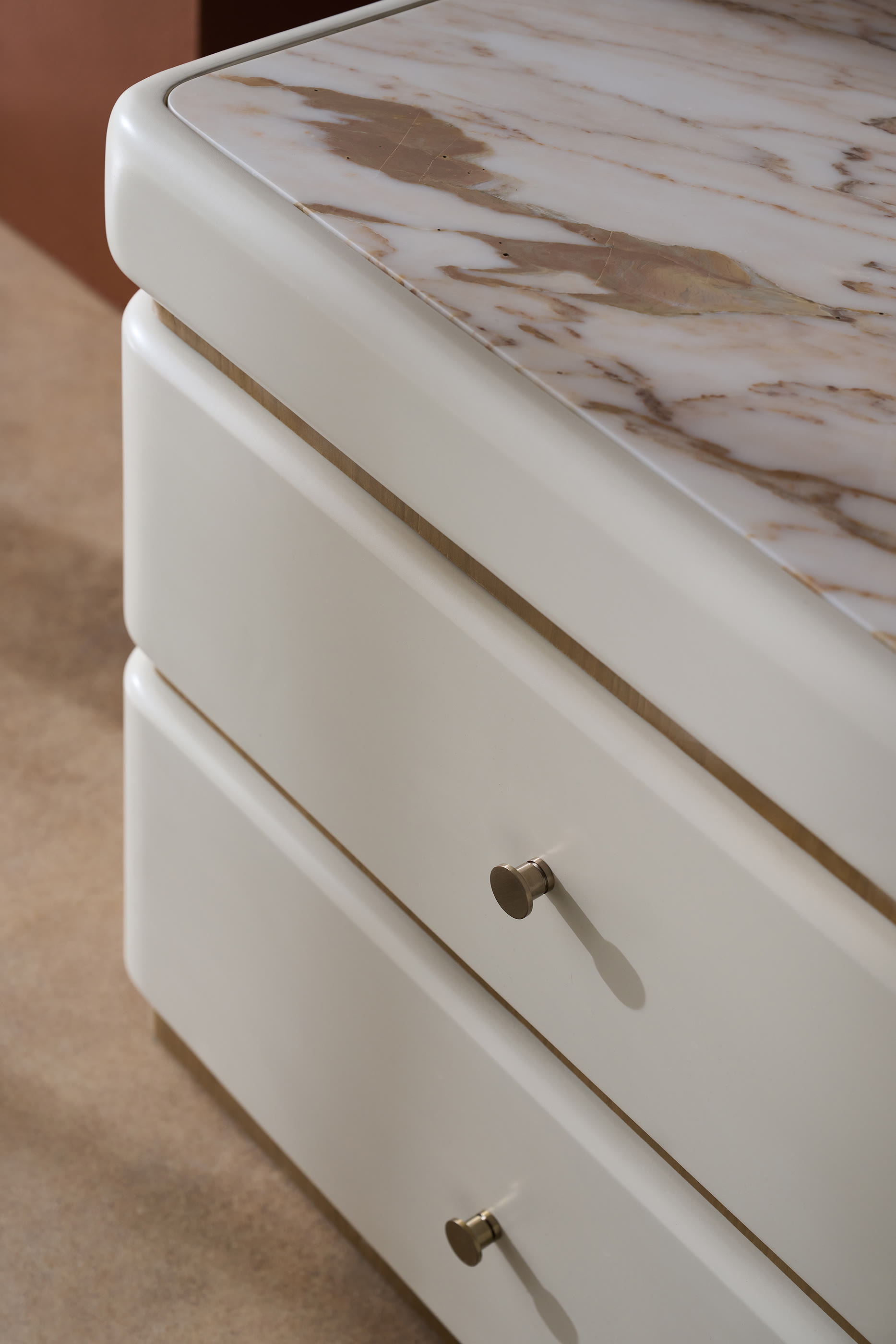 طاولة سرير جانبية ميلوس